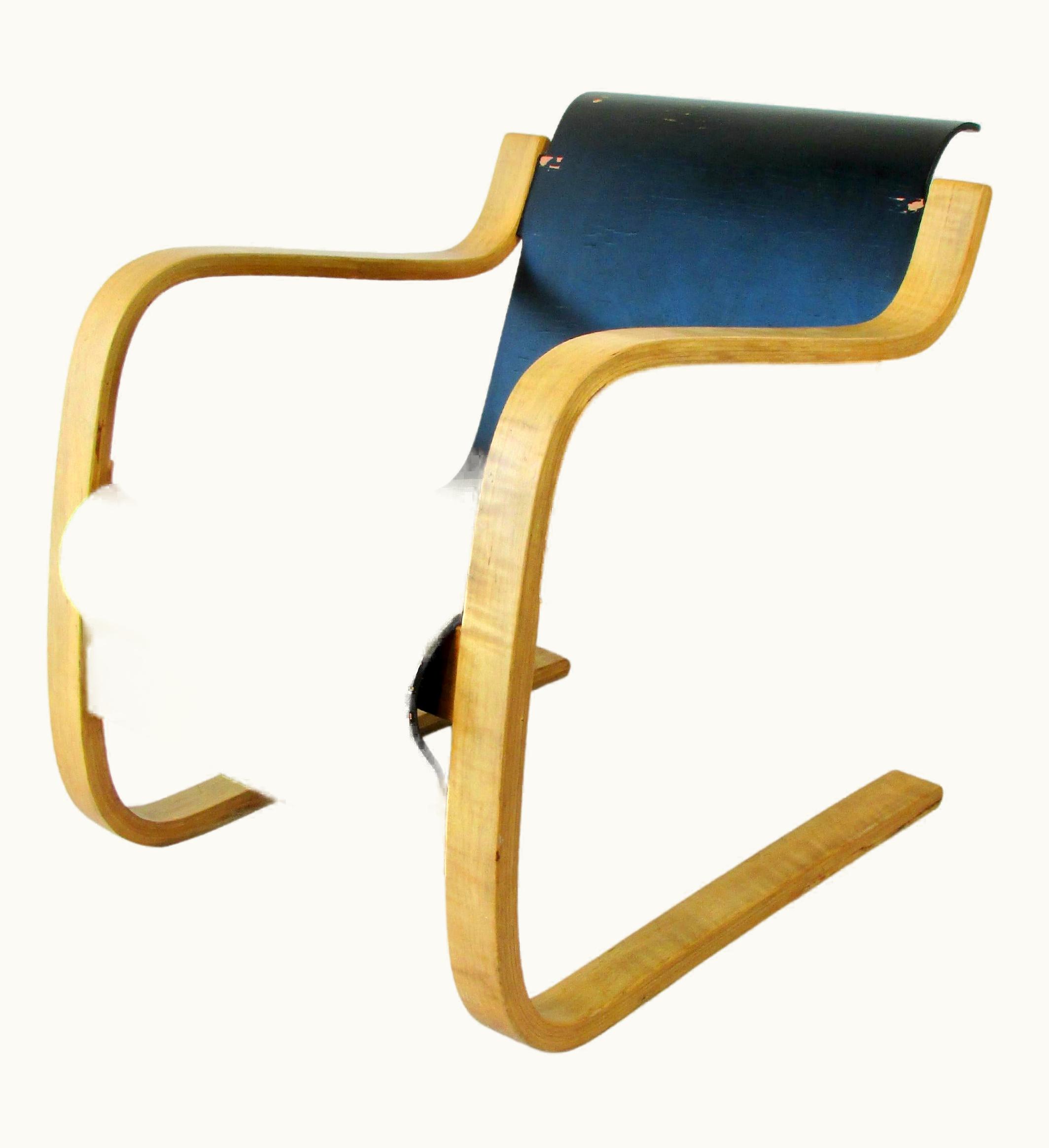Alvar Aalto Alvar Aalto Model 31 Cantilevered Lounge Chair
