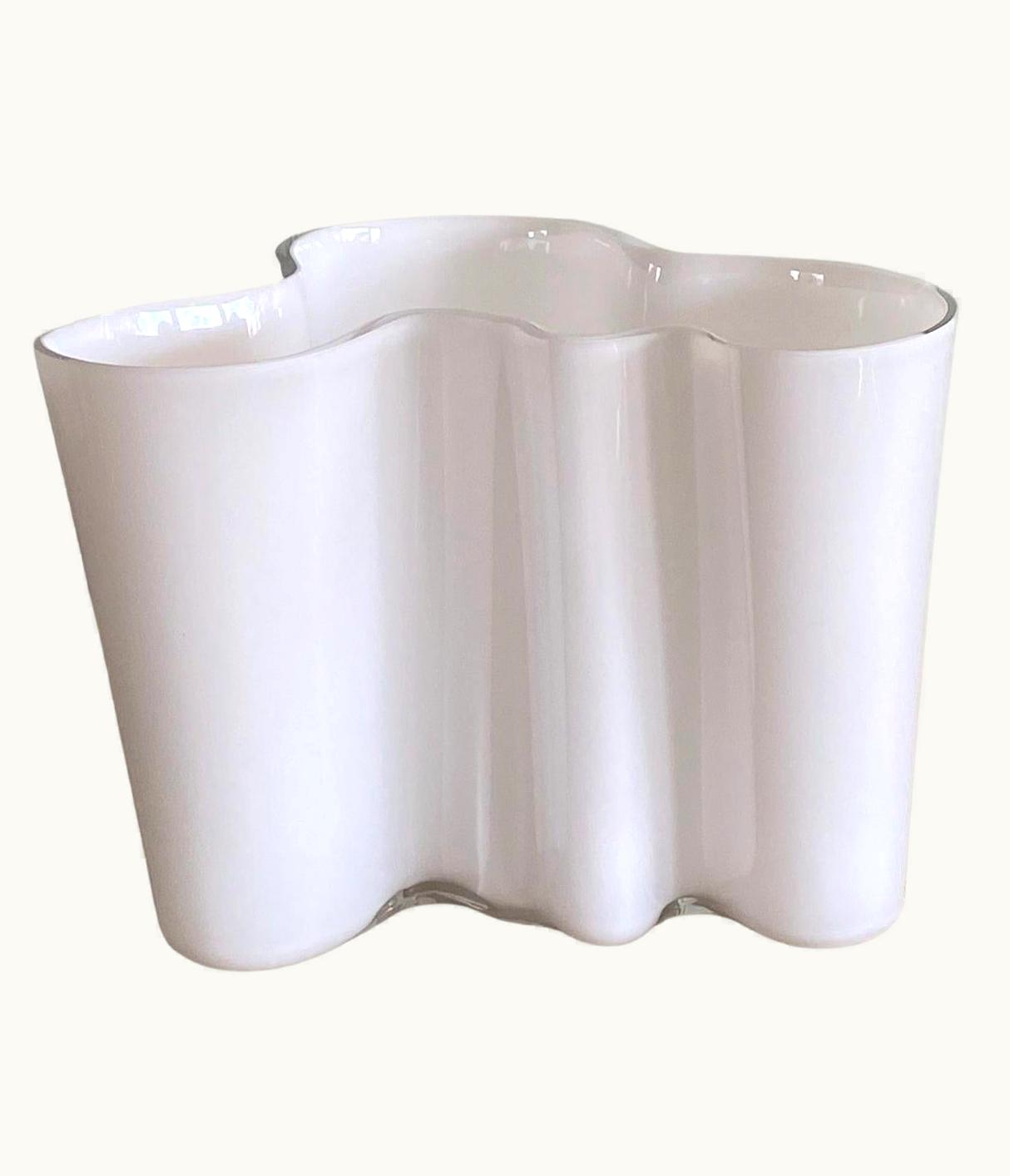 Alvar Aalto Alvar Aalto Vintage Hand Signed White 3030 IIttala Alvar Aalto Savoy Vase UZ0187323