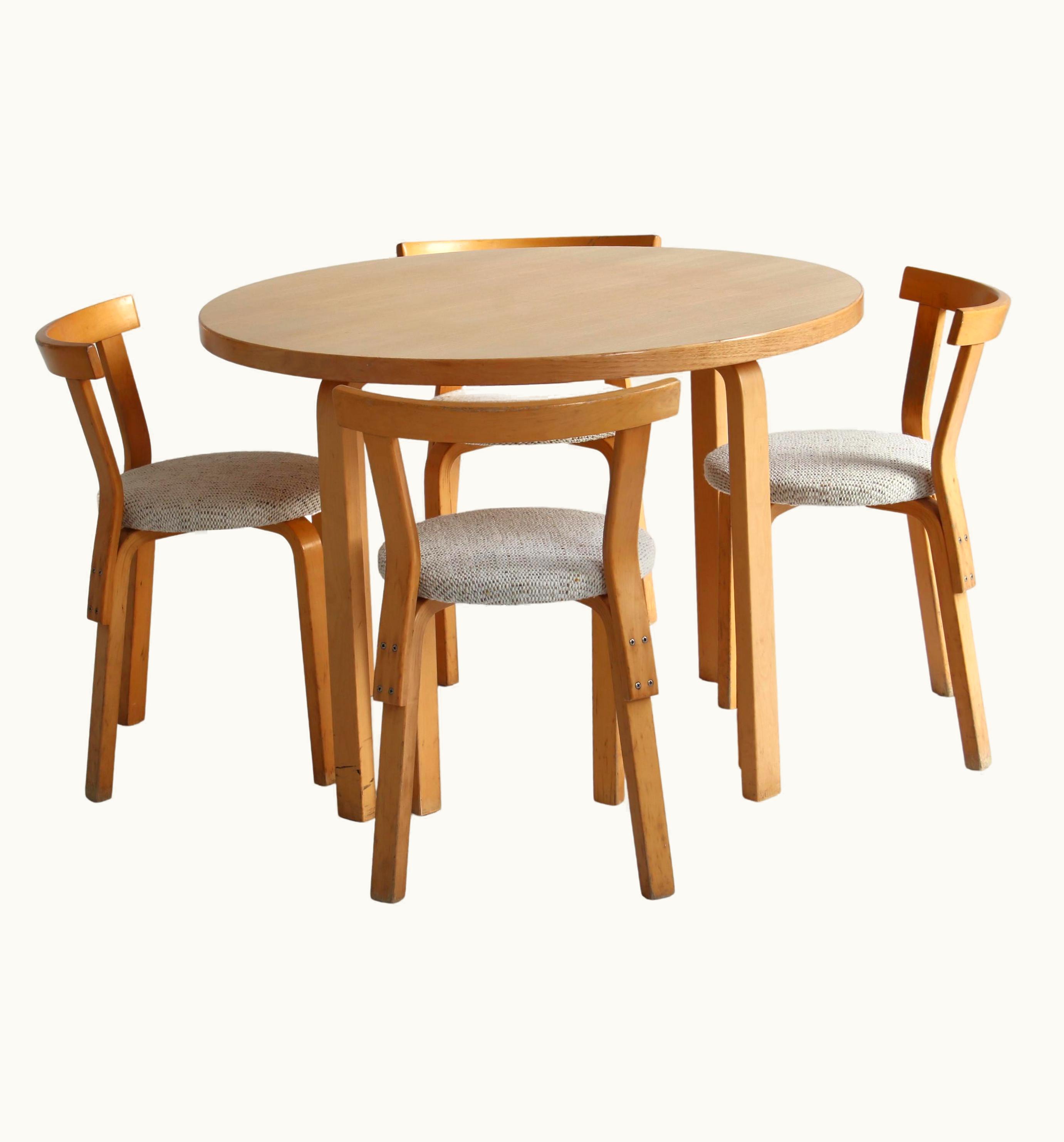 Alvar Aalto Alvar Aalto Set Of 4 Alvar Aalto Chairs Model 68 In Birch By Artek, 1970s, Finland