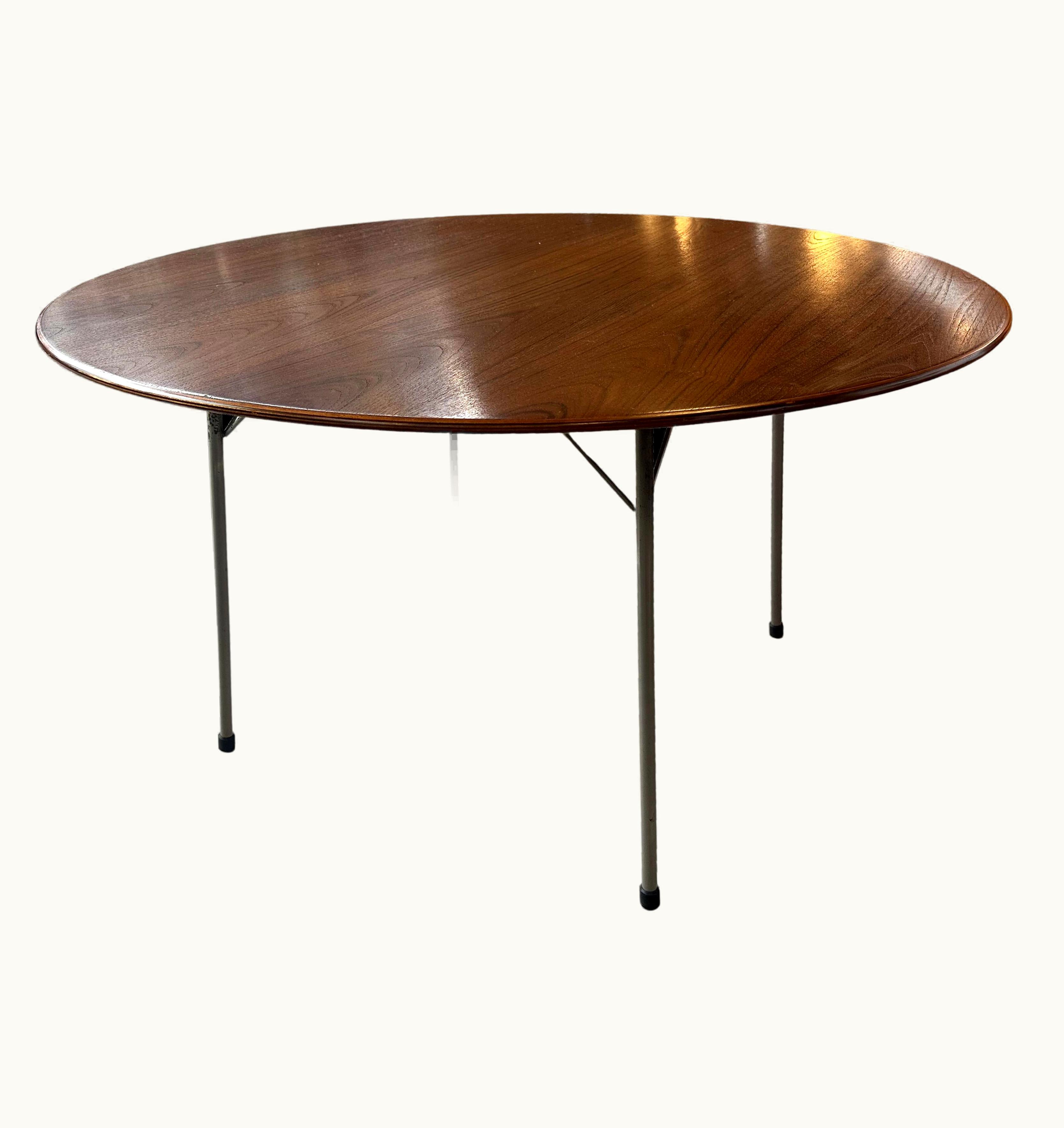 Arne Jacobsen Arne Jacobsen Teak Model 3600 Circular Dining Table For Fritz Hansen