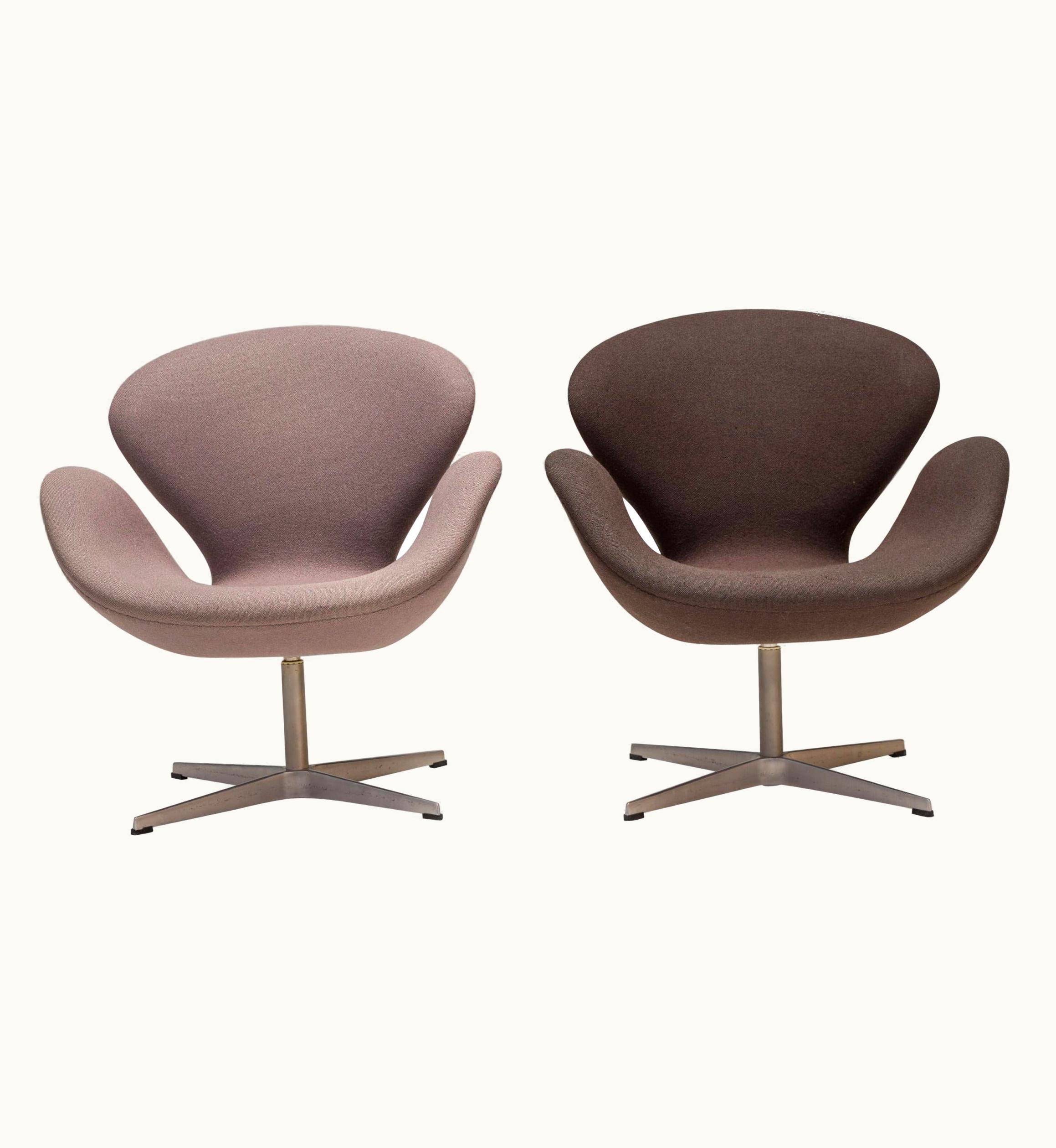 Arne Jacobsen Arne Jacobsen For Fritz Hansen Grey Swan Swivel Armchairs, Set Of Two