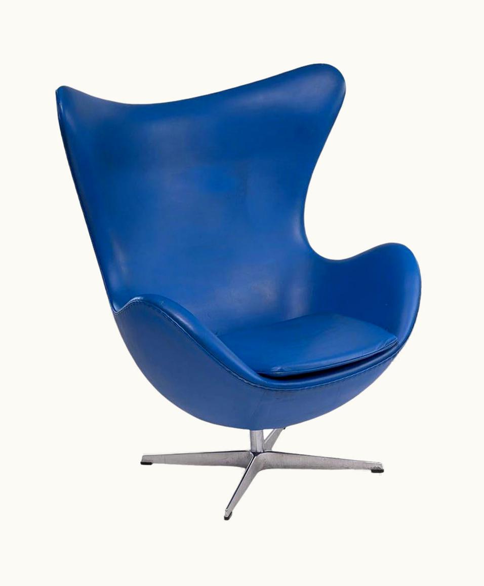 Arne Jacobsen Arne Jacobsen Blue Leather Egg Chair For Fritz Hansen