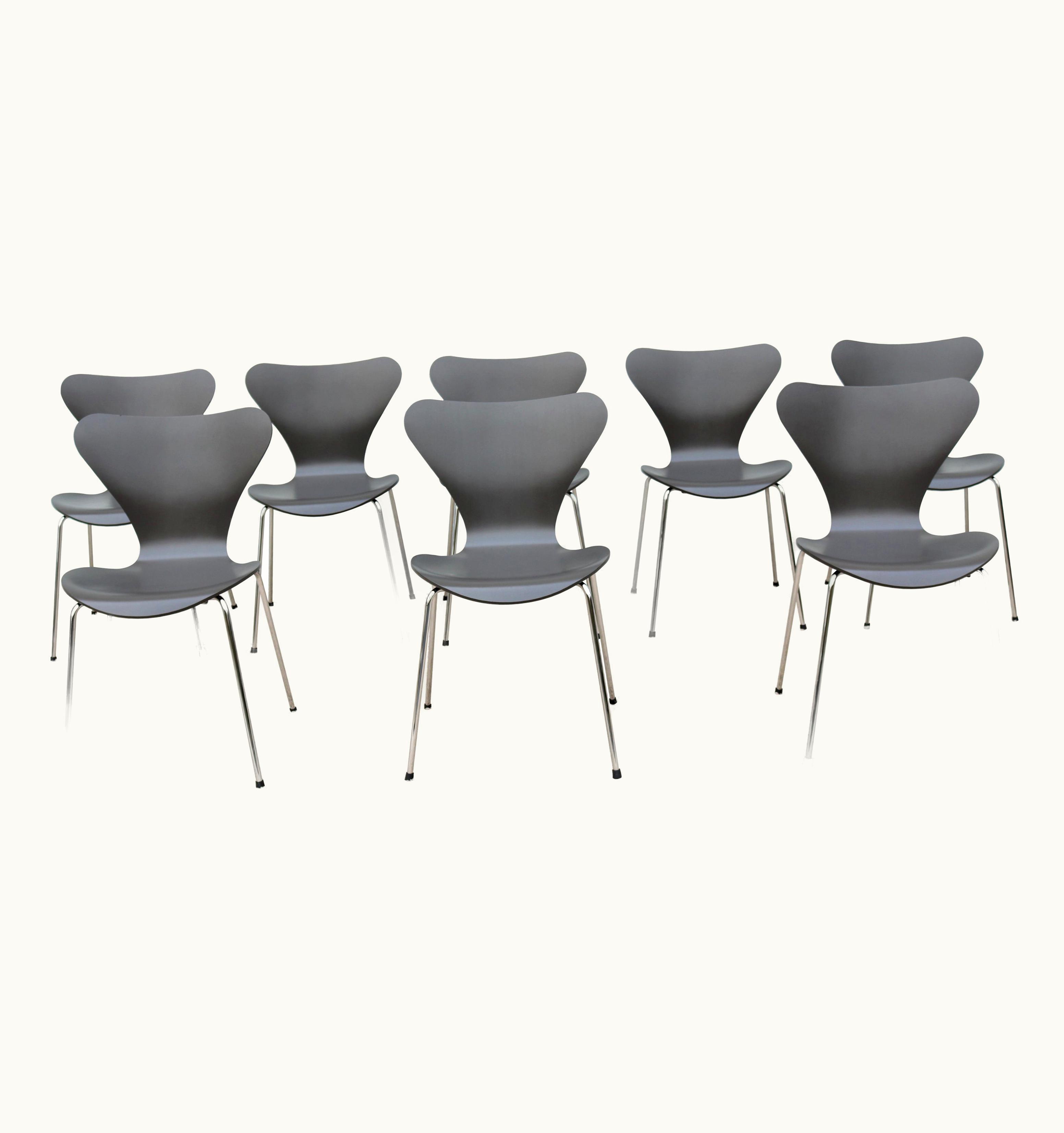Arne Jacobsen Arne Jacobsen Danish Mid-Century Arne Jacobsen For Fritz Hansen Gray Series 7 Chairs, Set Of 8