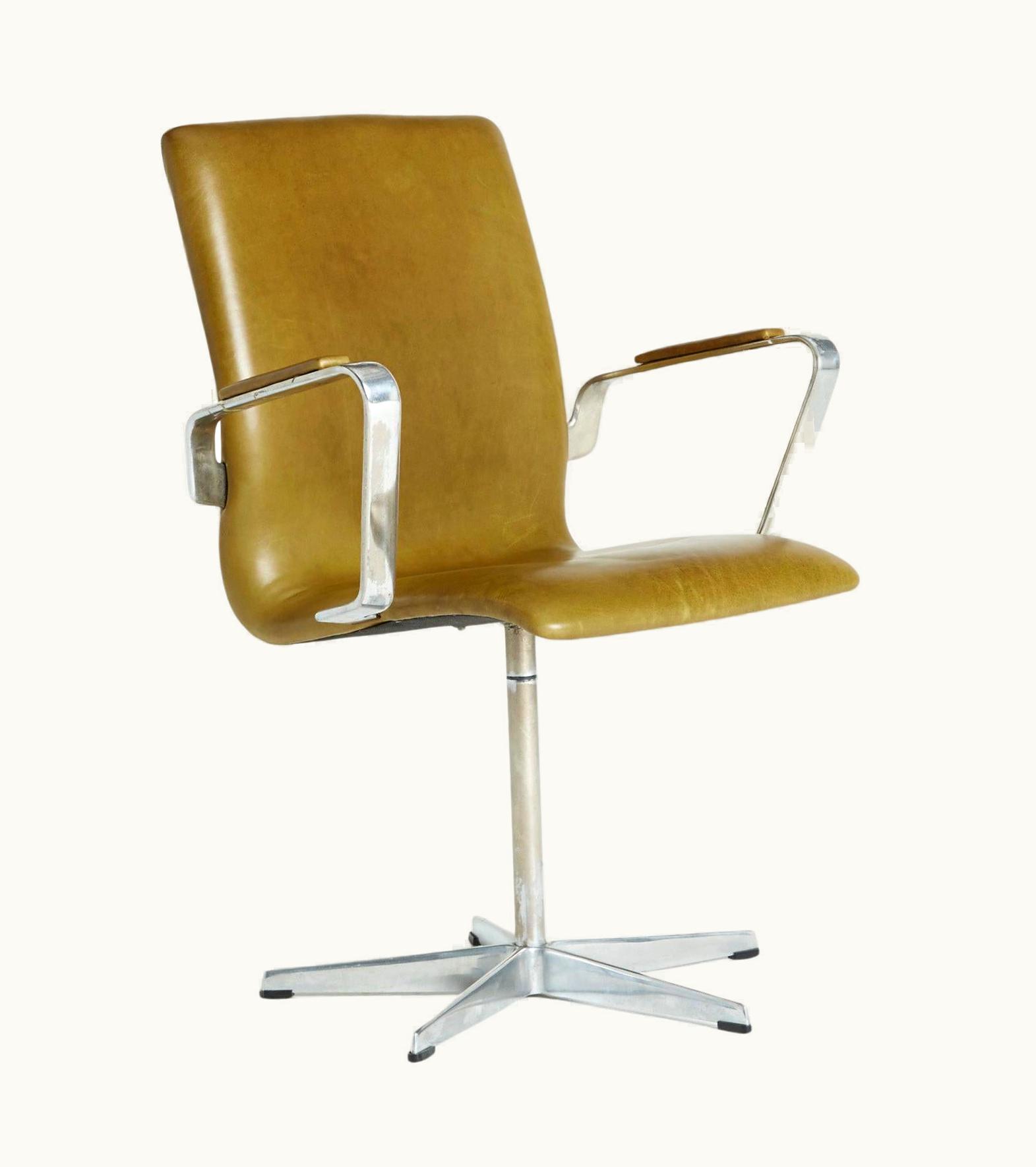 Arne Jacobsen Arne Jacobsen Leather 'Oxford' Swivel Chair By Arne Jacobsen For Fritz Hansen, 1973, Signed