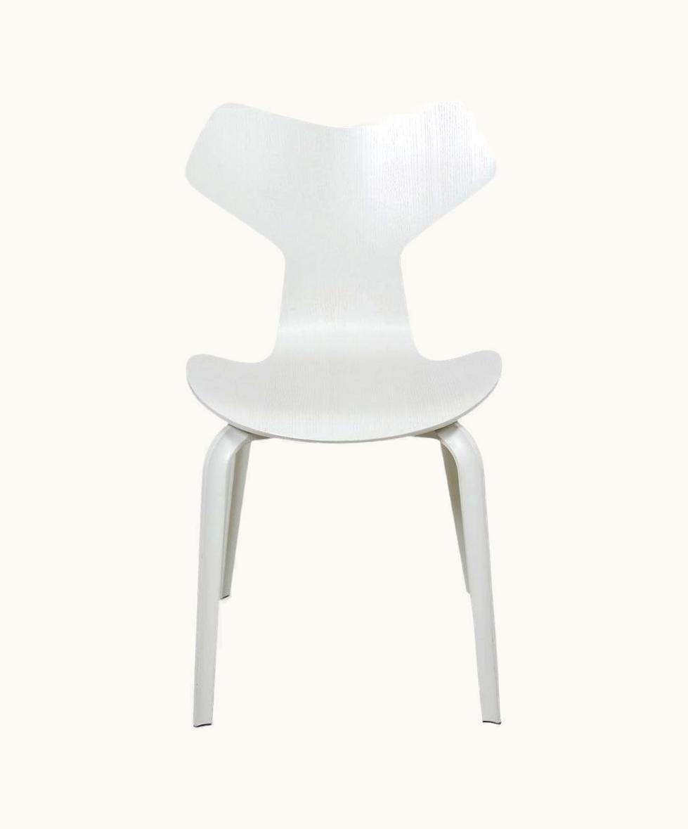 Arne Jacobsen Arne Jacobsen Grand Prix Chair Of Light Grey Ash And With Wooden Legs
