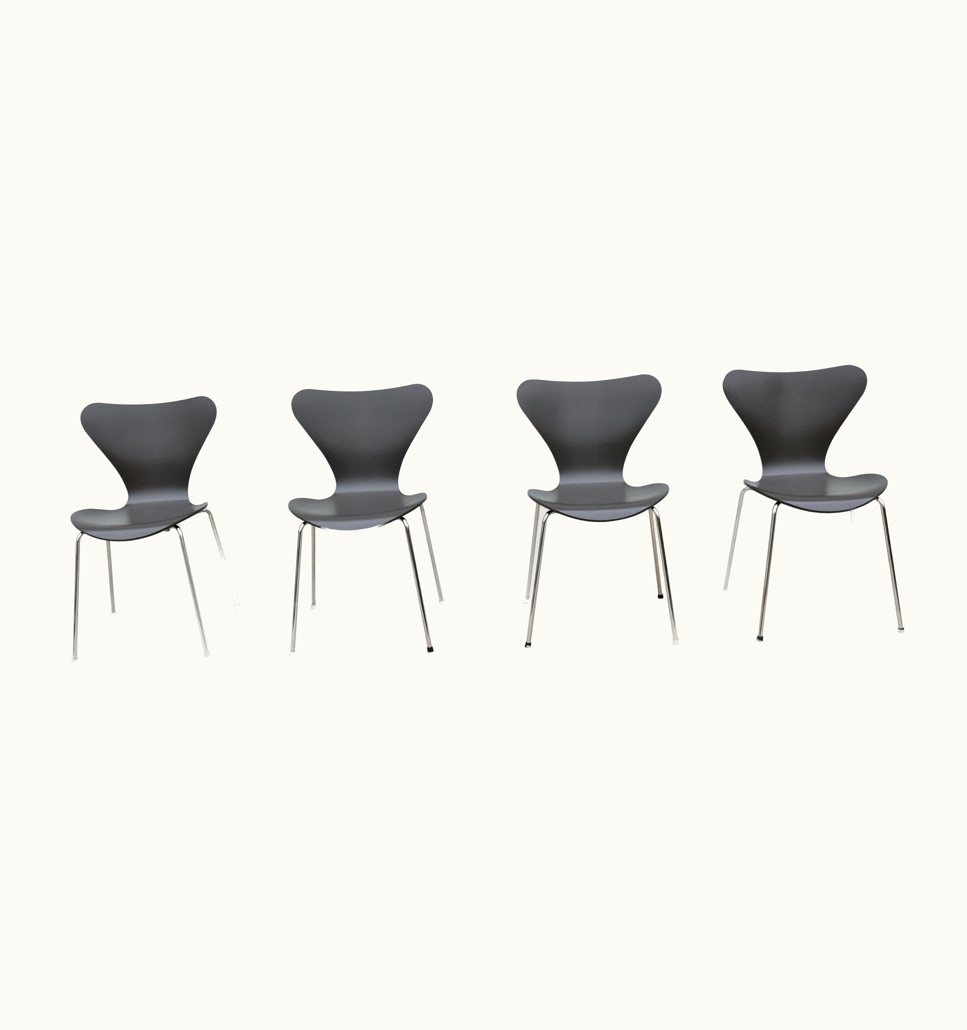 Arne Jacobsen Arne Jacobsen Mid-Century Danish Arne Jacobsen For Fritz Hansen Gray Series 7 Chairs, Set Of 4