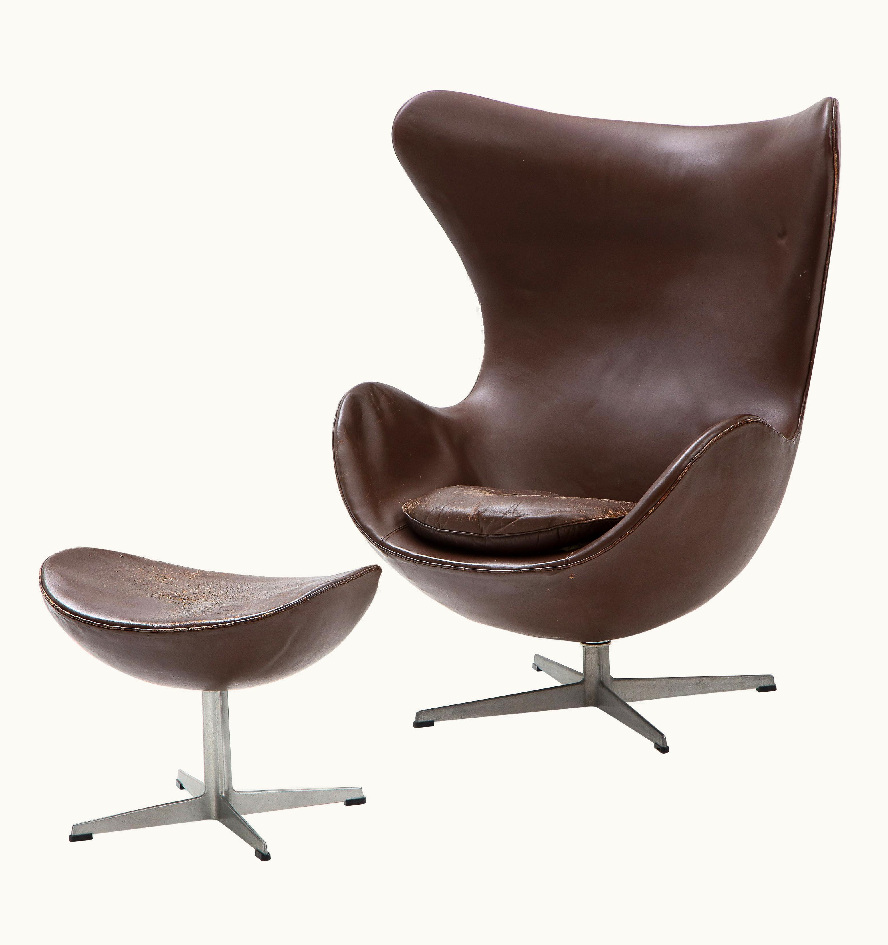 Arne Jacobsen Arne Jacobsen Arne Jacobson 'Egg' Chair And Ottoman, Original Leather For Fritz Hansen, 1976