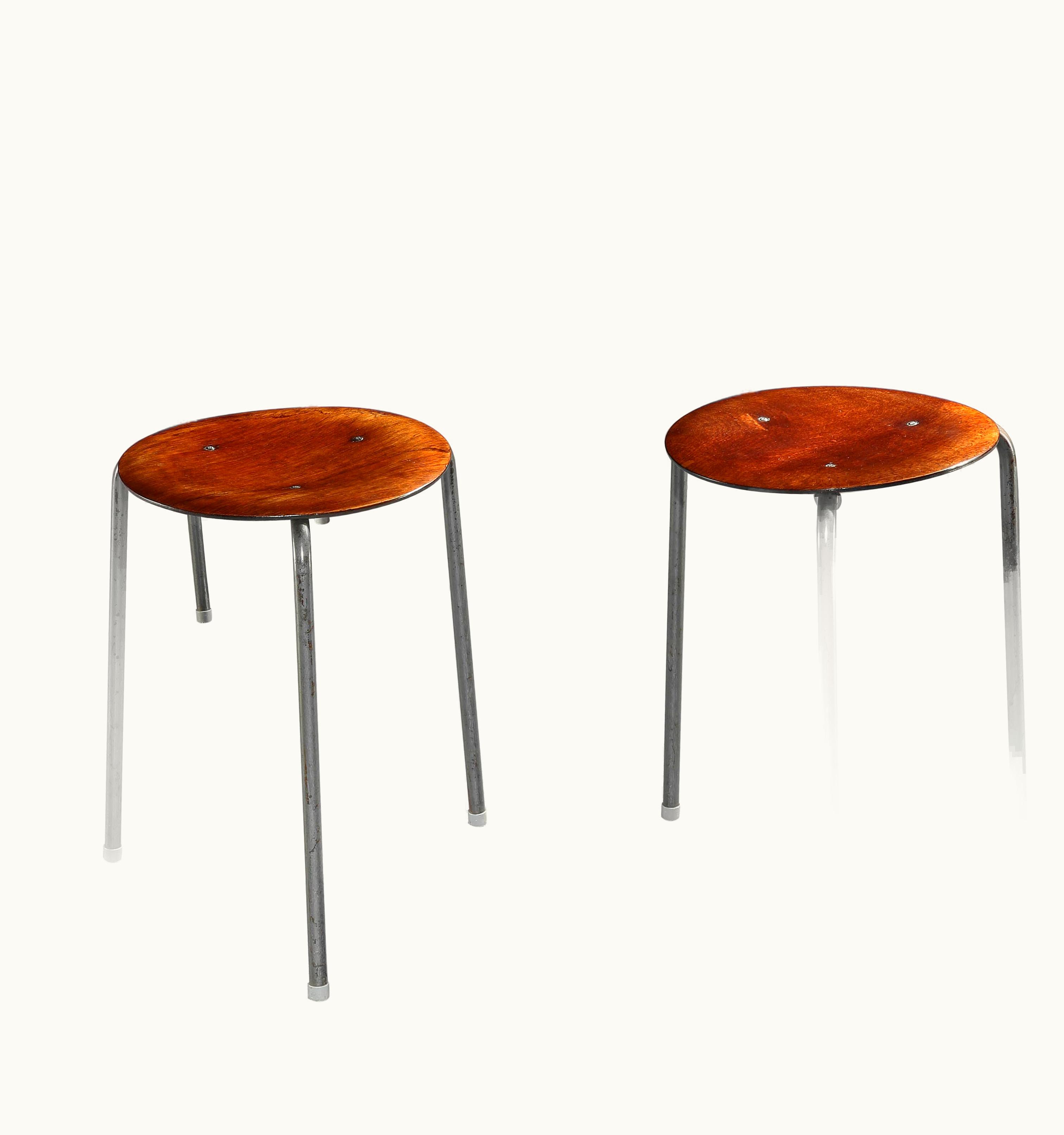 Arne Jacobsen Arne Jacobsen Stool Dot Stacking Teak Chrome 3 Legs Arne Jacobsen Fritz Hansen 1955 Vintage UZ0187753