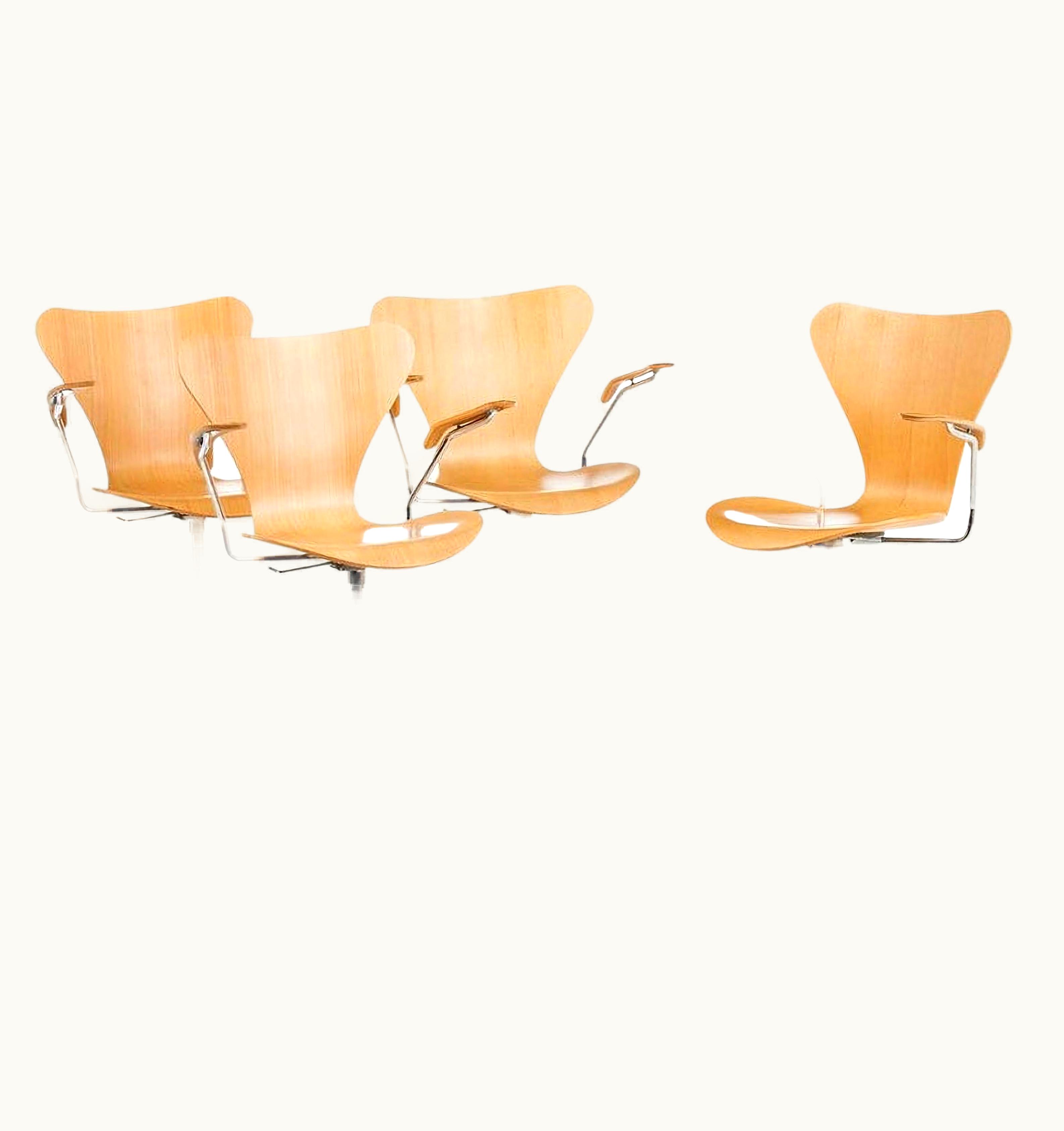 Arne Jacobsen Arne Jacobsen Four Chairs Arne Jacobsen