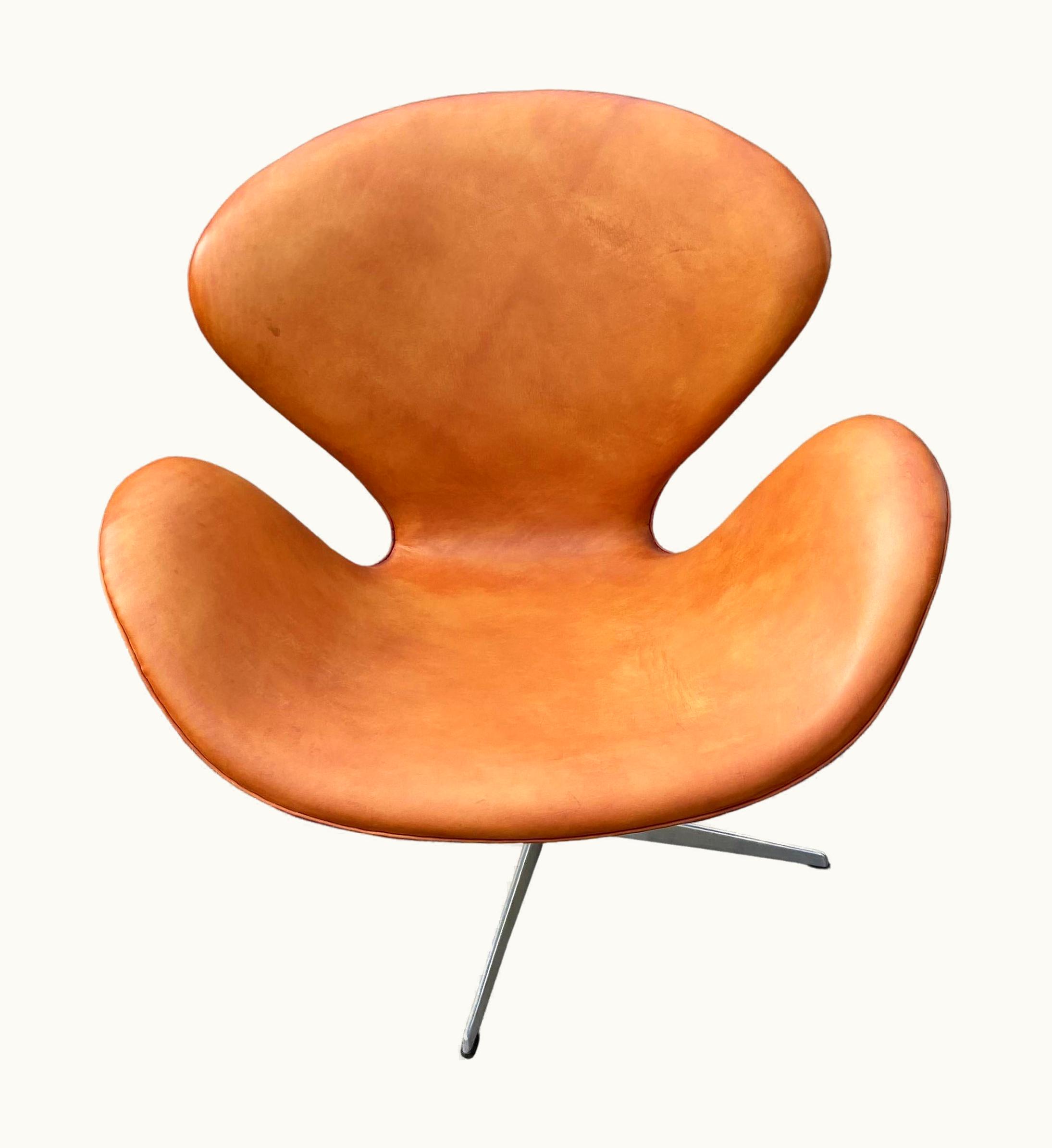 Arne Jacobsen Arne Jacobsen Tan Leather Swan Chair By Arne Jacobsen For Fritz Hansen