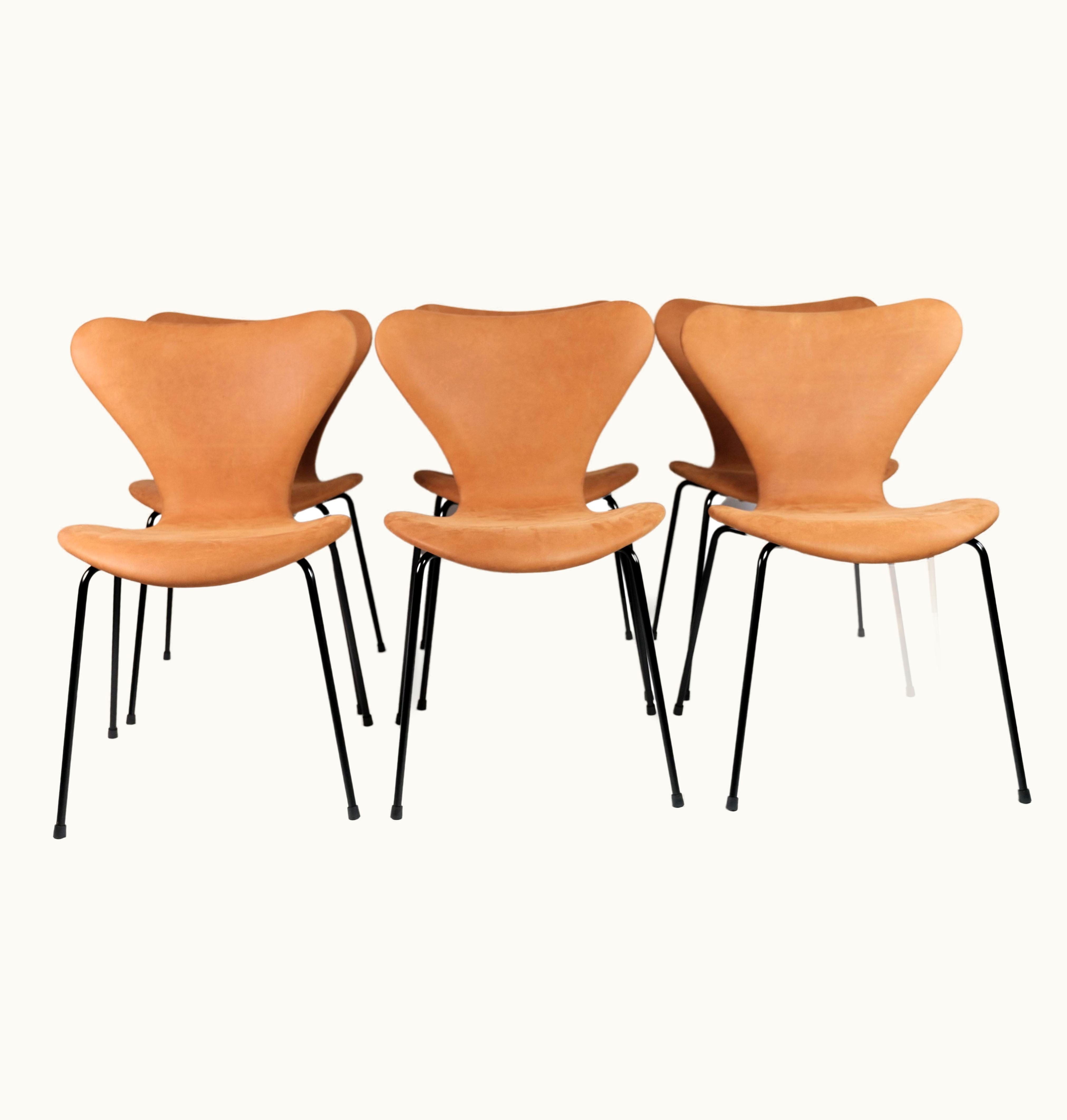 Arne Jacobsen Arne Jacobsen Series 7, Model 3107, 80th Anniversary Fully Upholstered Chair