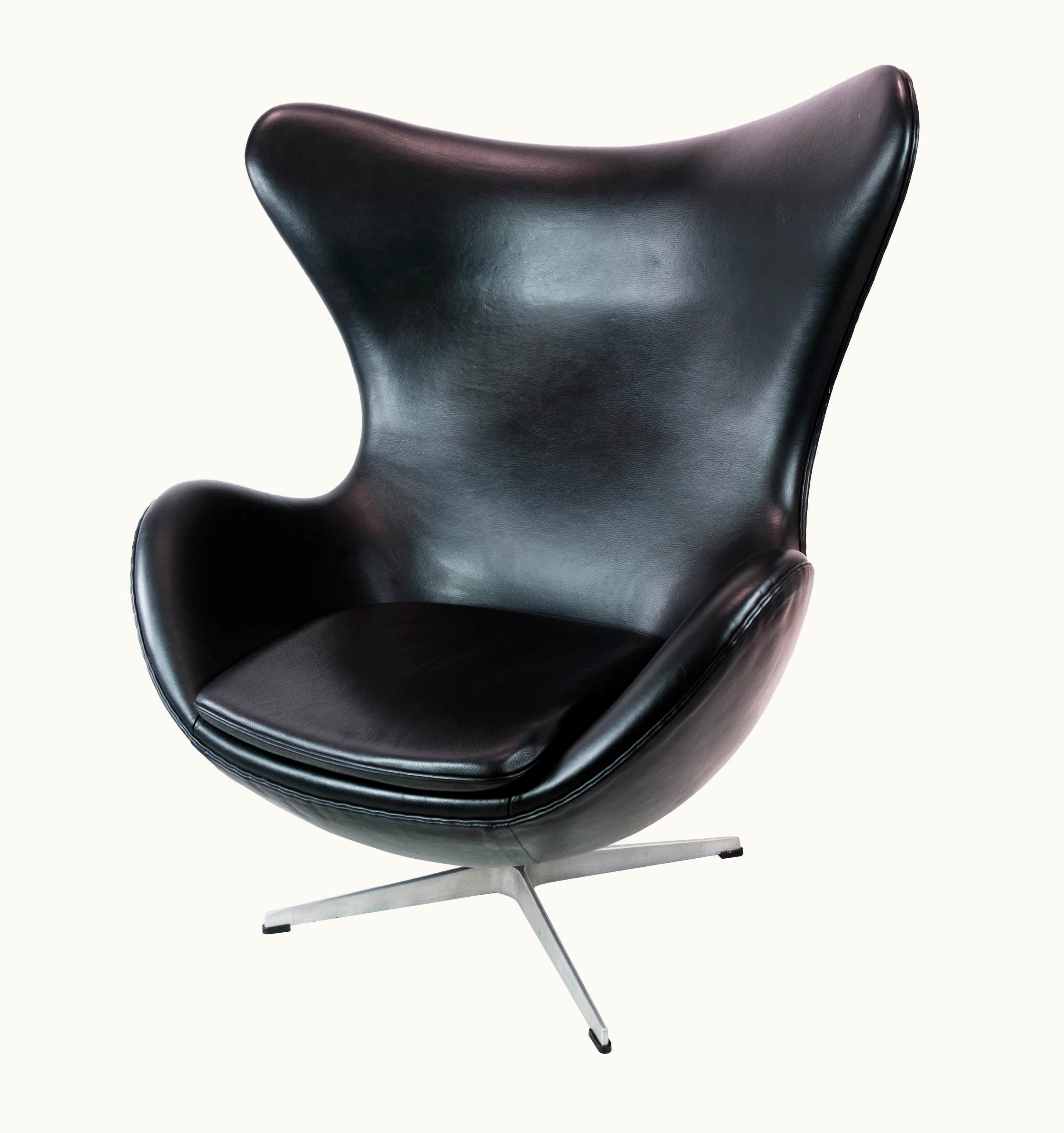 Arne Jacobsen Arne Jacobsen The Egg, Model 3316, By Arne Jacobsen And Fritz Hansen, 2001