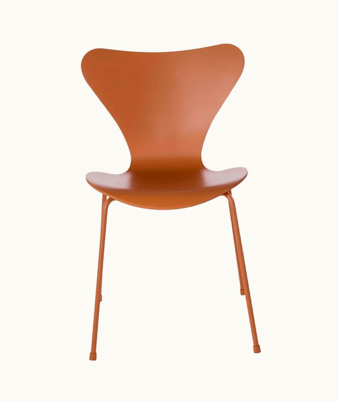 Arne Jacobsen Arne Jacobsen Model 3107 Monochrome