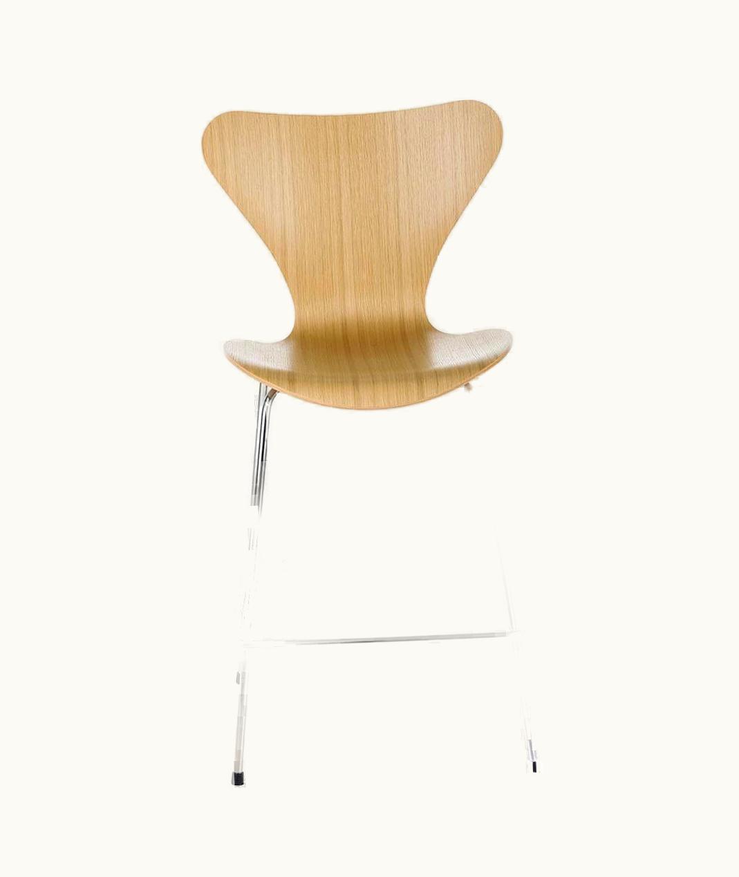 Arne Jacobsen Arne Jacobsen Model 3187 Barstool Clear Lacquer