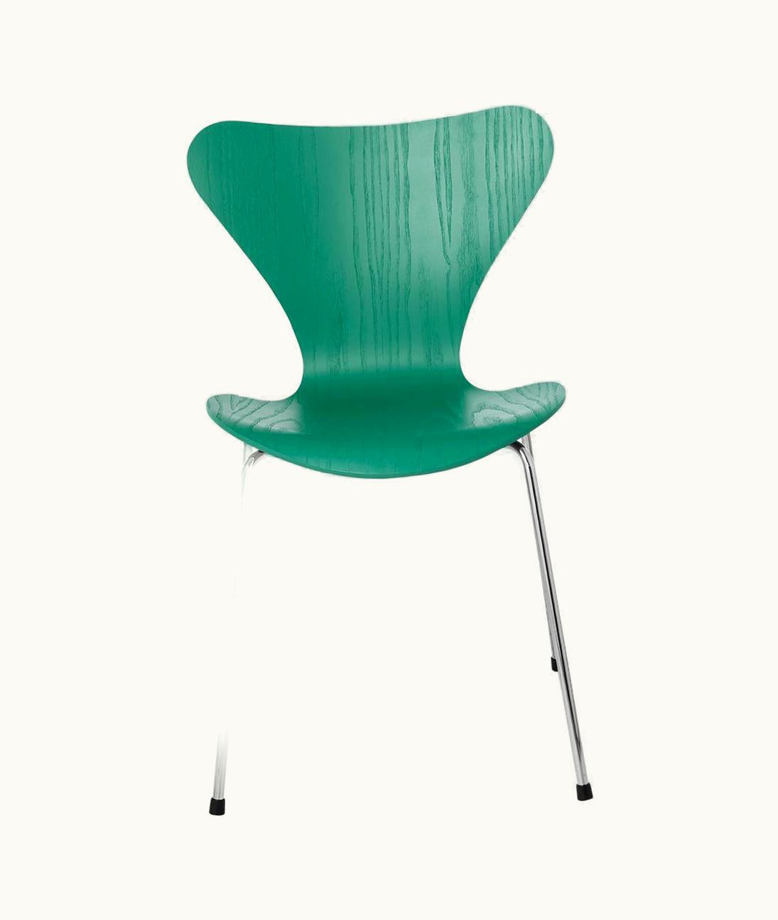 Arne Jacobsen Arne Jacobsen Model 3107 Series 7 Coloured Ash