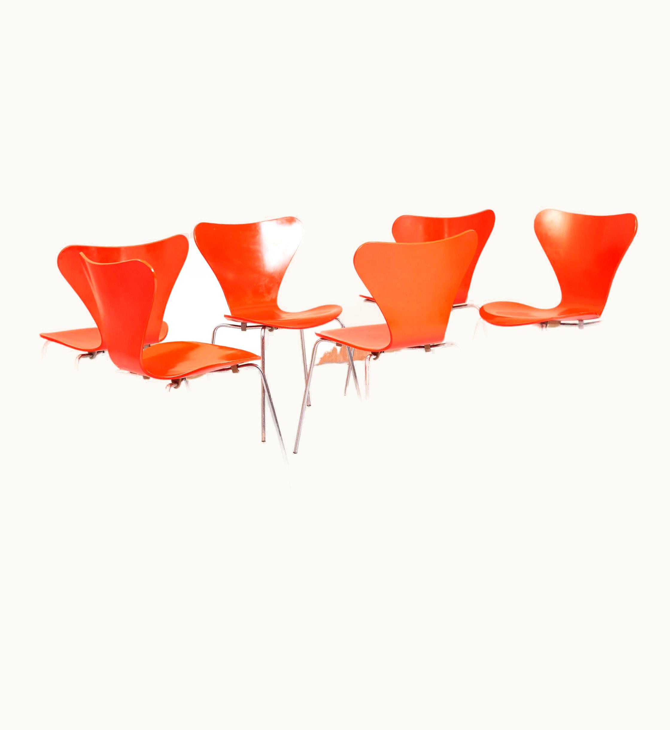 Arne Jacobsen Arne Jacobsen 3107 Series 7 Chairs In Orange By Fritz Hansen, 1974