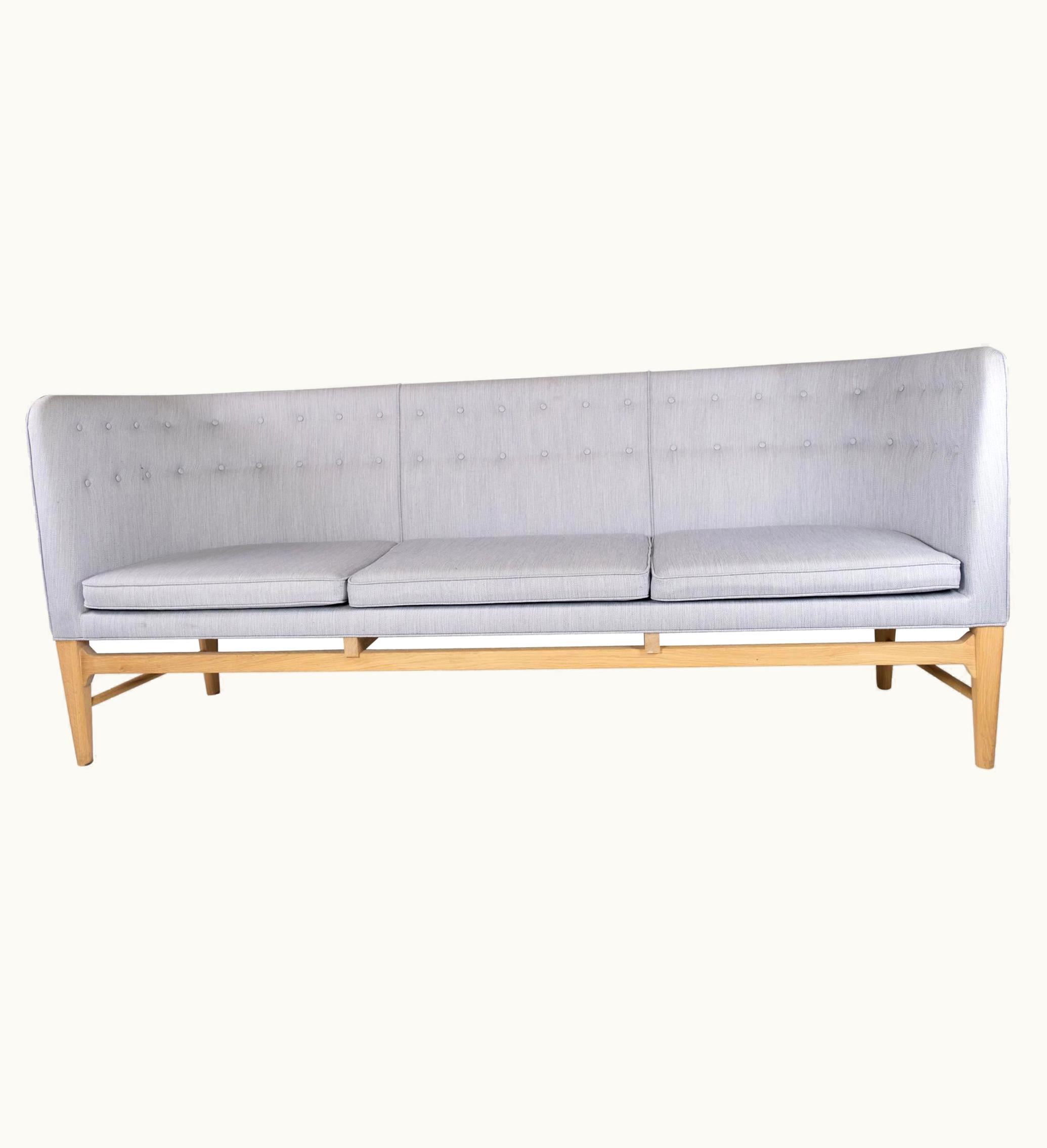 Arne Jacobsen;Flemming Lassen Arne Jacobsen;Flemming Lassen Mayor Sofa, Model AJ5, Designed By Arne Jacobsen And Flemming Lassen