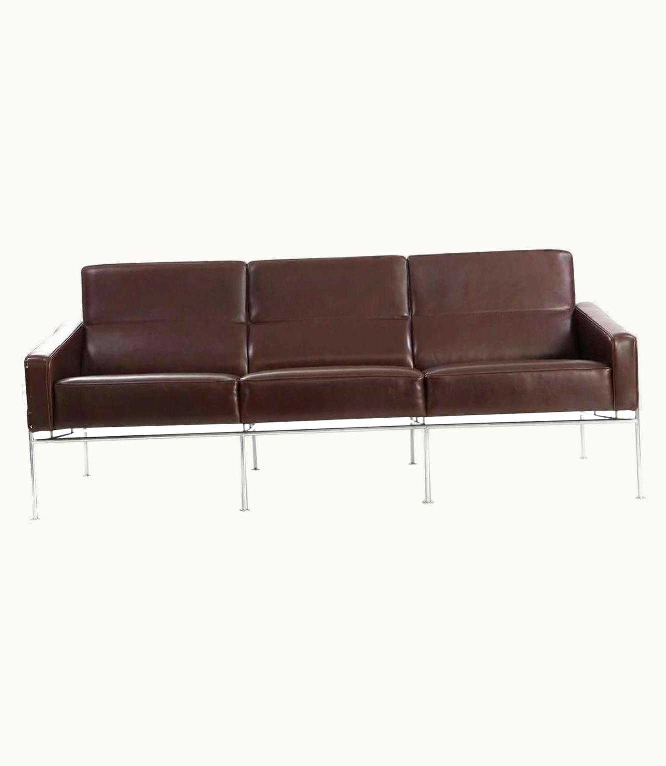 Arne Jacobsen Arne Jacobsen Sofa By Arne Jacobsen For Fritz Hansen Mod. 3300 / 3 In Brown Leather