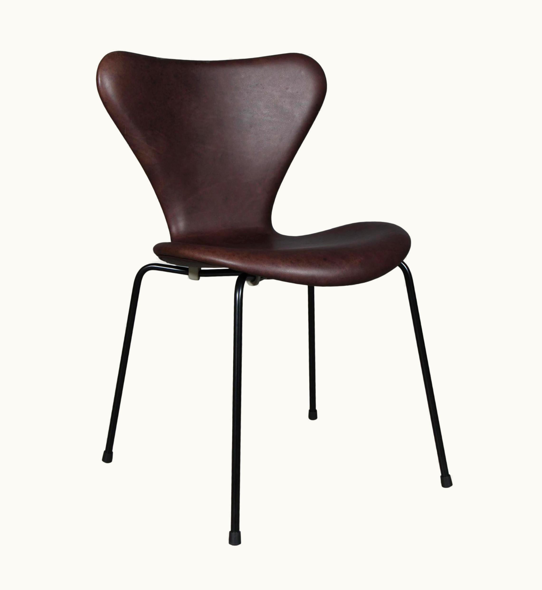 Arne Jacobsen Arne Jacobsen Dining Chair, Model ''Syveren'' 3107, Mokka Aniline Leather UZ0188026