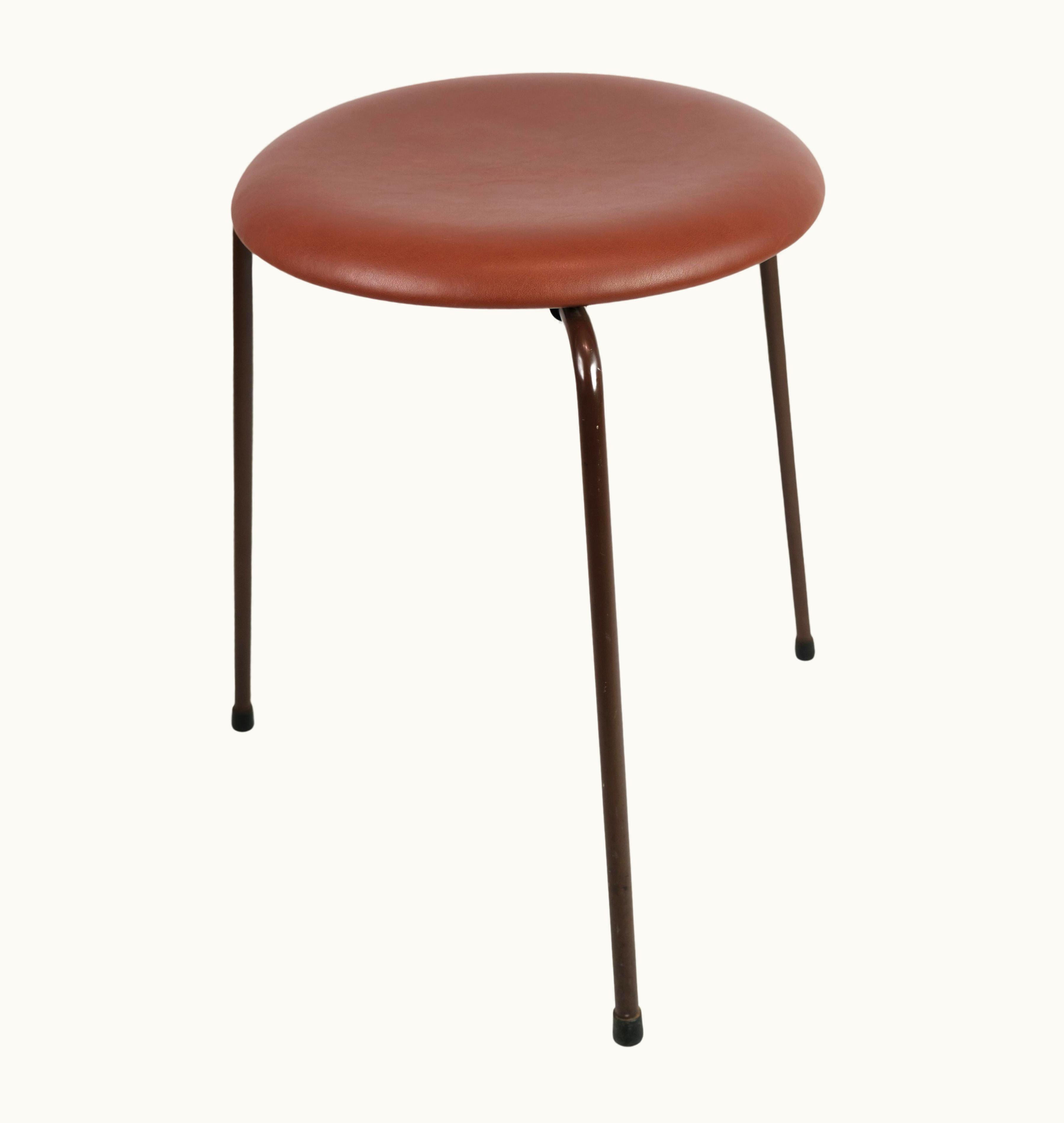 Arne Jacobsen Arne Jacobsen Dot Stool / Stool With Leather And Brown Painted Frame From 1960s