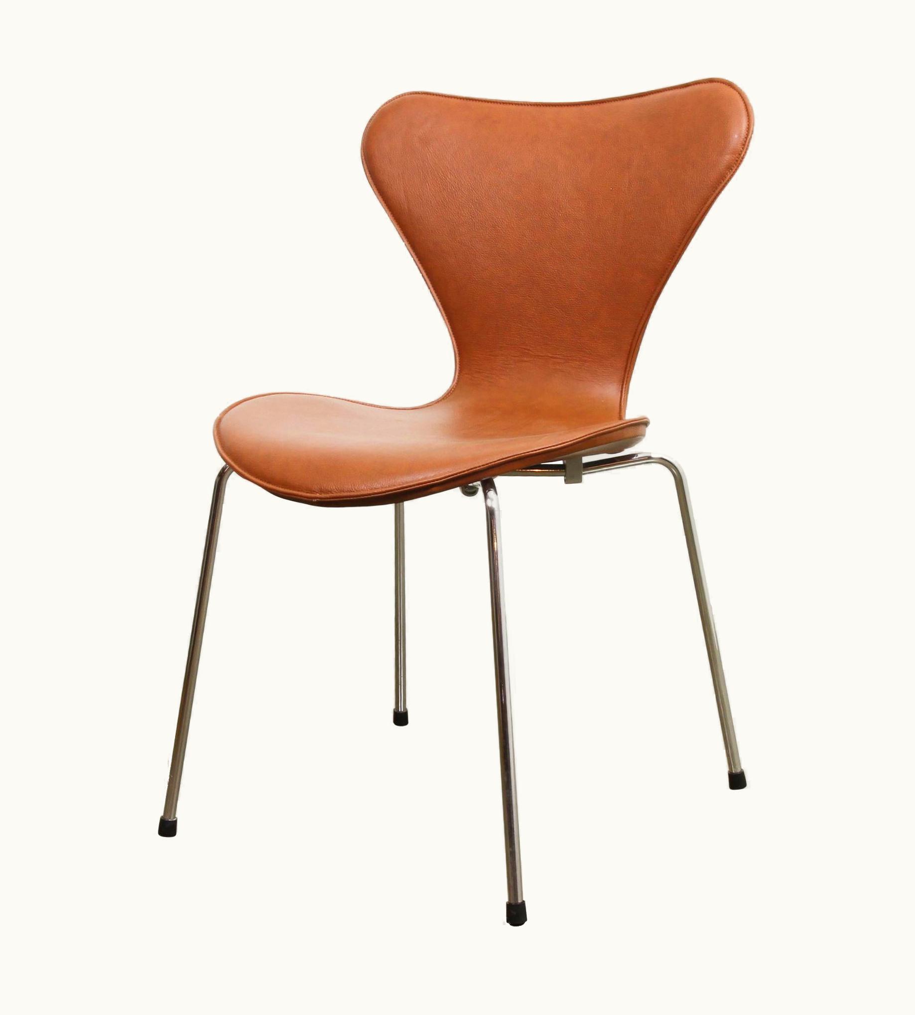 Arne Jacobsen Arne Jacobsen Dining Chair Model 3107 Cognac Leather
