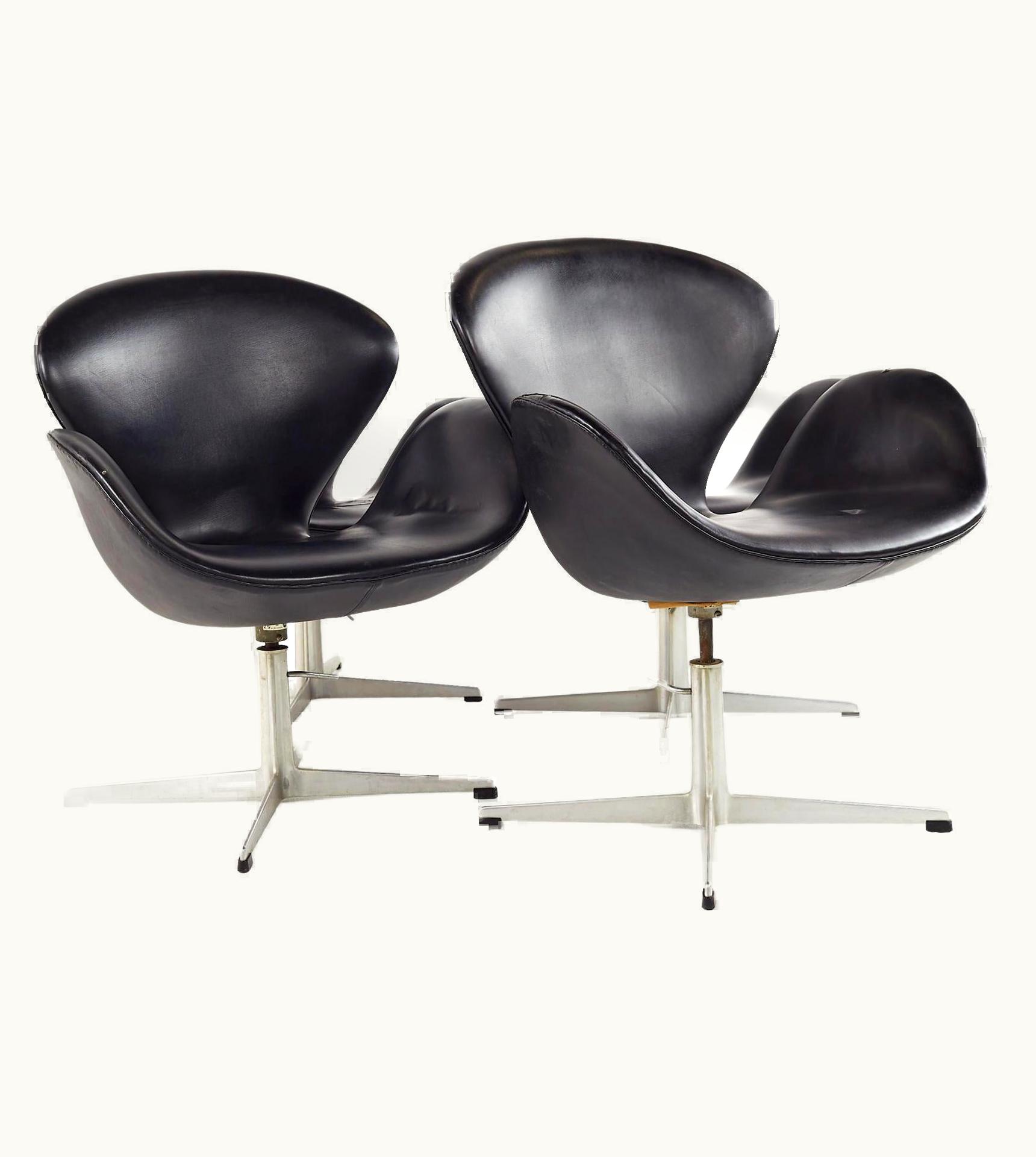 Arne Jacobsen Arne Jacobsen For Fritz Hansen Model 3320 Mid Century Swan Chair, Set Of 4