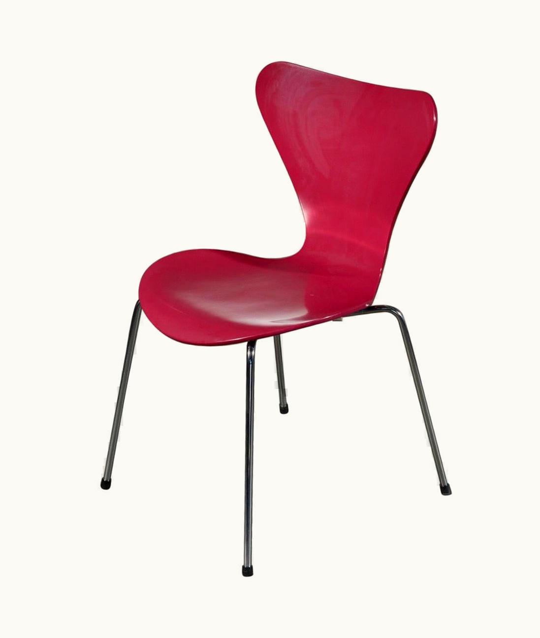 Arne Jacobsen Arne Jacobsen 18 Arne Jacobsen Model 3017 Chairs