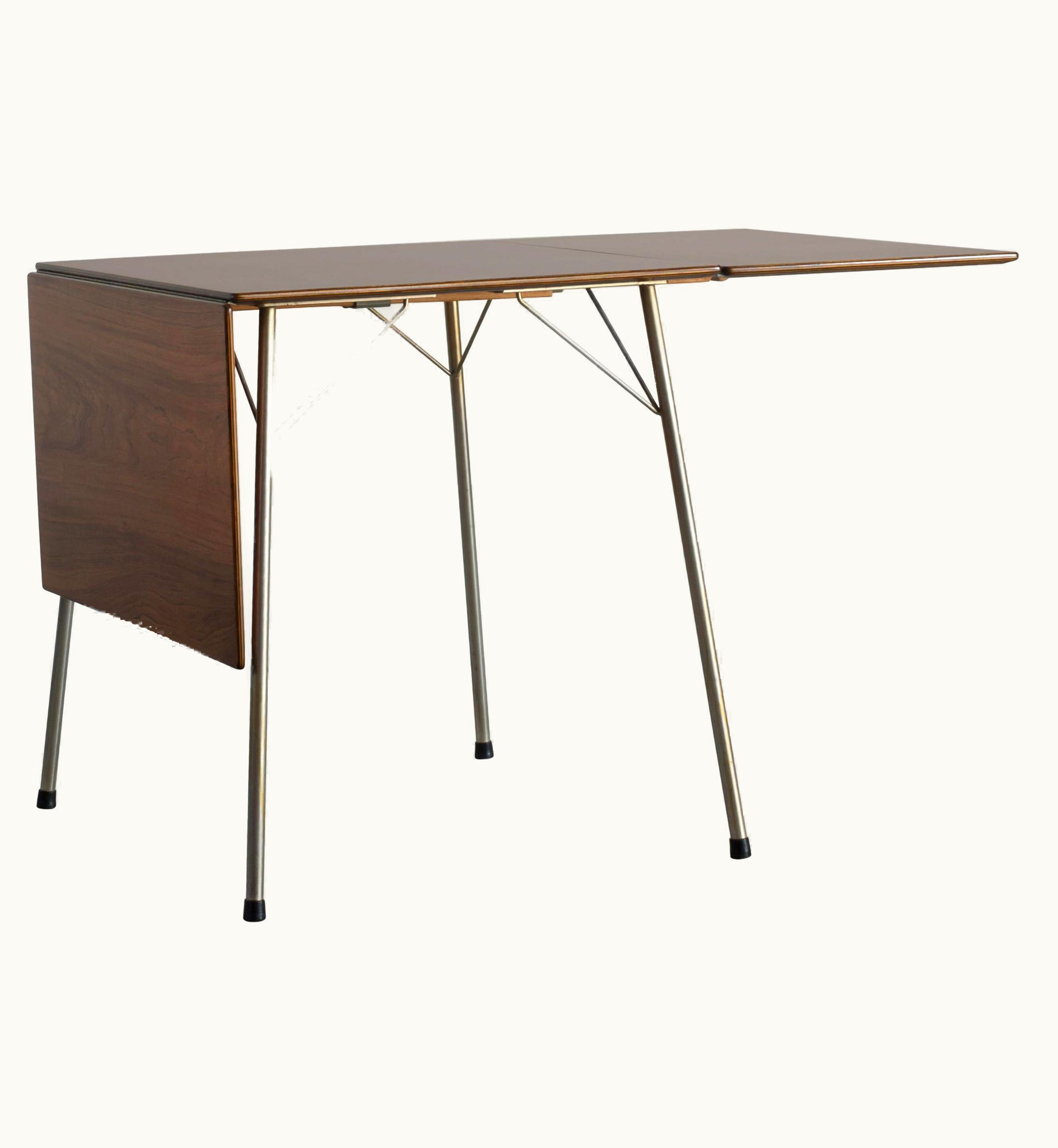 Arne Jacobsen Arne Jacobsen Small Leaf Table In Rosewood For Fritz Hansen