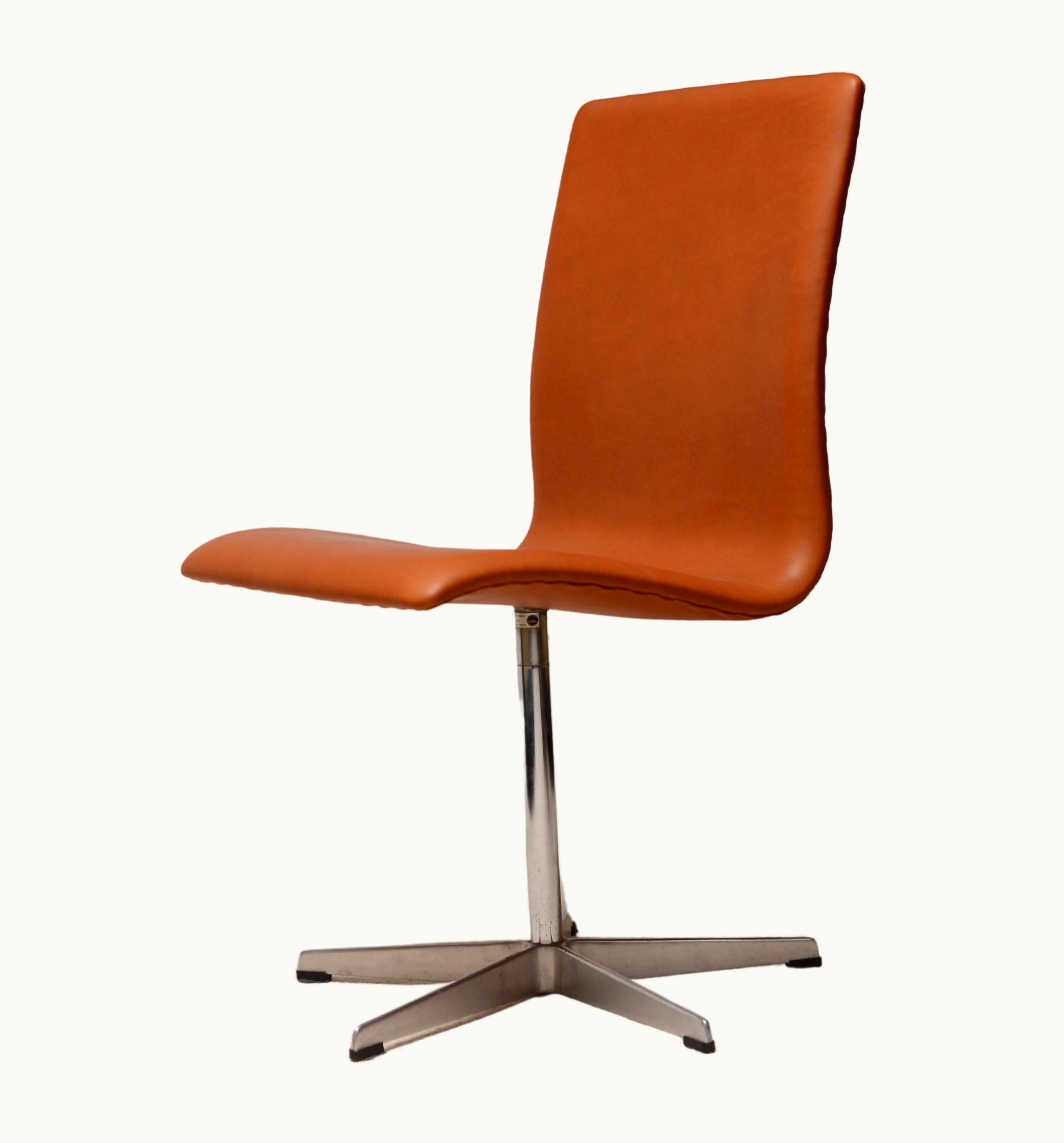 Arne Jacobsen Arne Jacobsen Oxford New Leather, Dated March 1967, Fritz Hansen Denmark