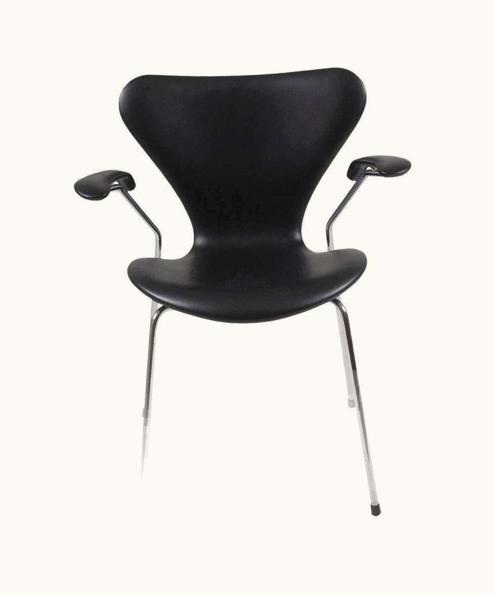 Arne Jacobsen Arne Jacobsen Seven Armchair, 3207, Newly Upholstered With Black Classic Leather