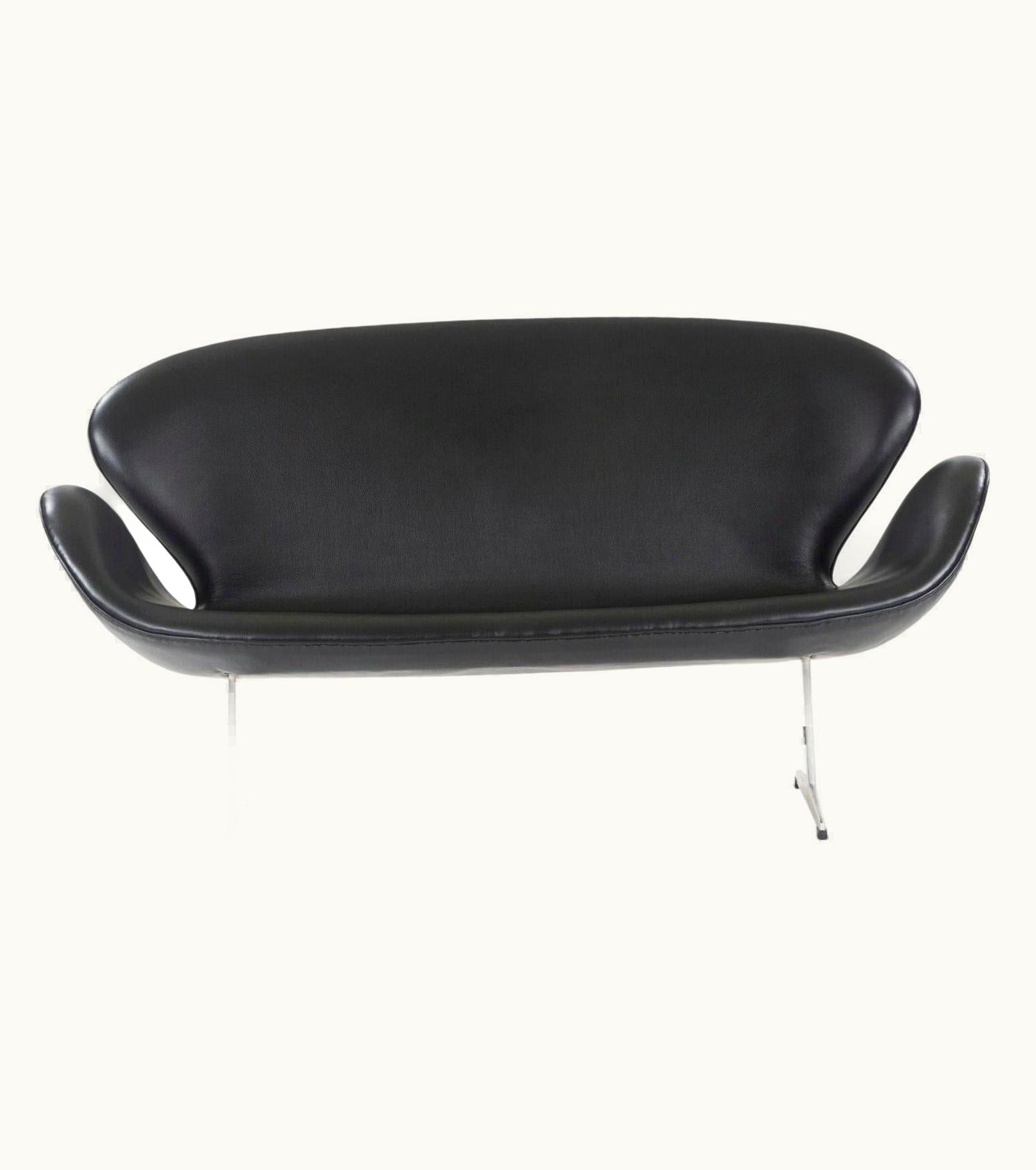 Arne Jacobsen Arne Jacobsen 1965 Black Leather Swan Settee By Arne Jacobsen For Fritz Hansen & Son Denmark