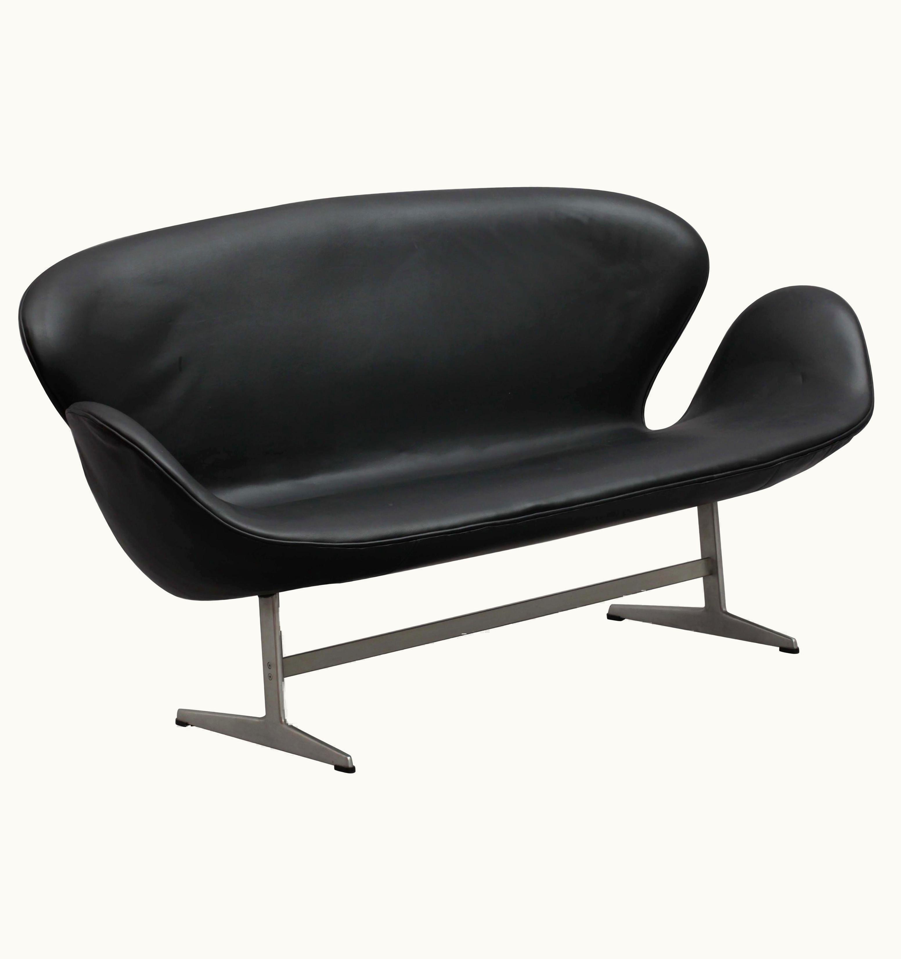 Arne Jacobsen Arne Jacobsen Rare Swan Sofa By Arne Jacobsen For Fritz Hansen, Denmark, Circa 1968