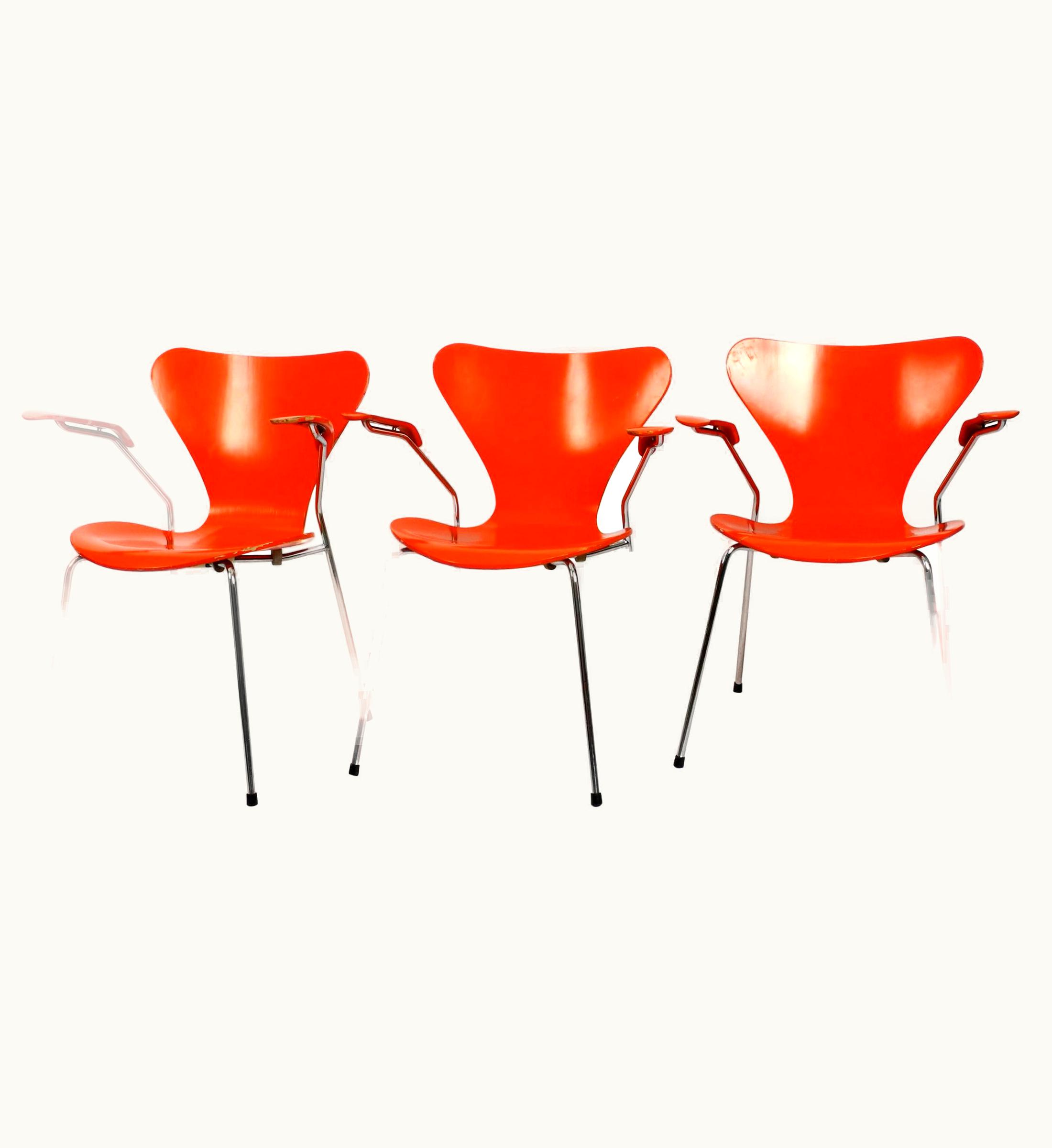 Arne Jacobsen Arne Jacobsen Three Original Arne Jacobsen Armchairs In Orange Mod. 3207 Of 1982