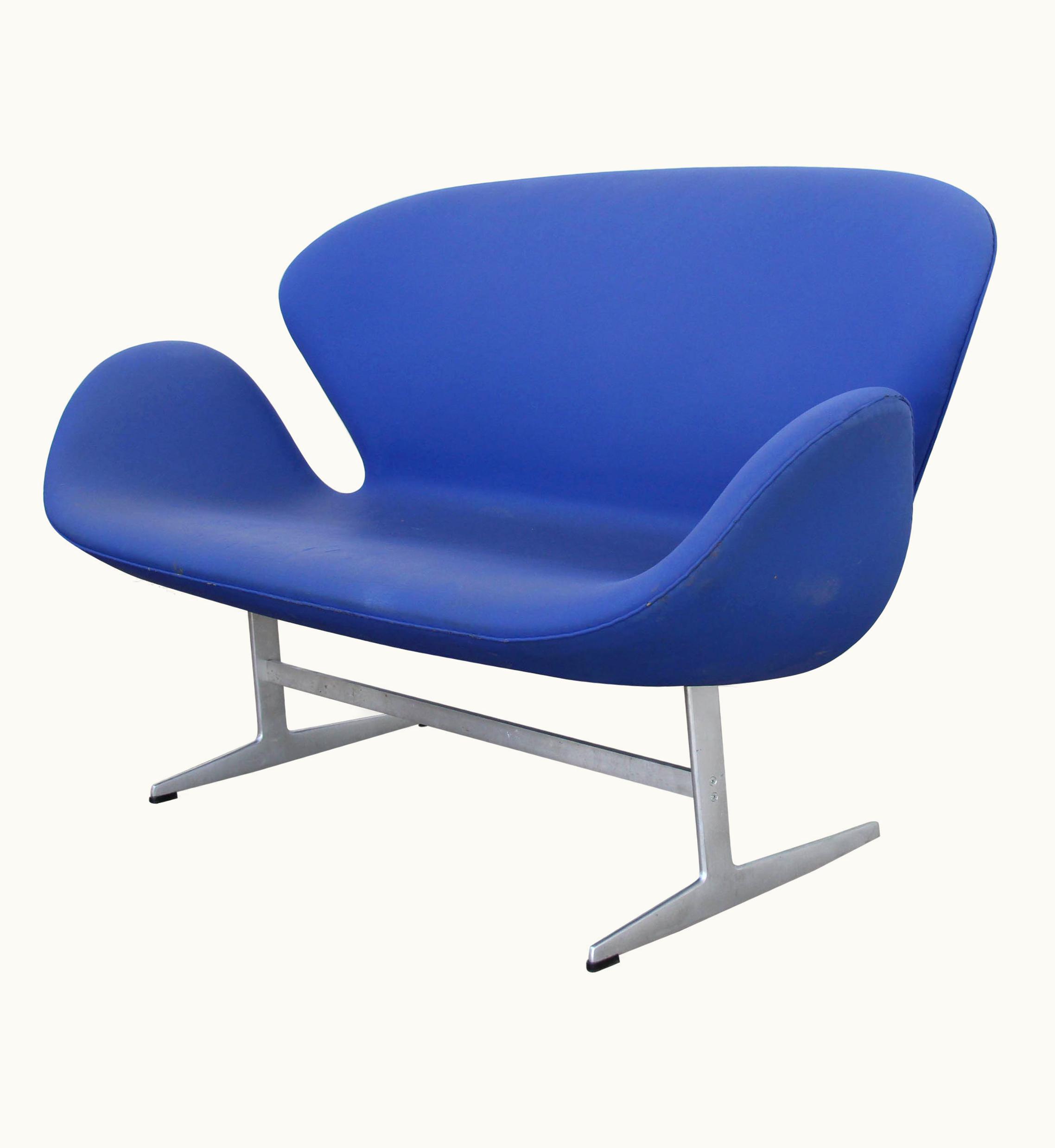 Arne Jacobsen Arne Jacobsen 1 Arne Jacobsen Swan Settee