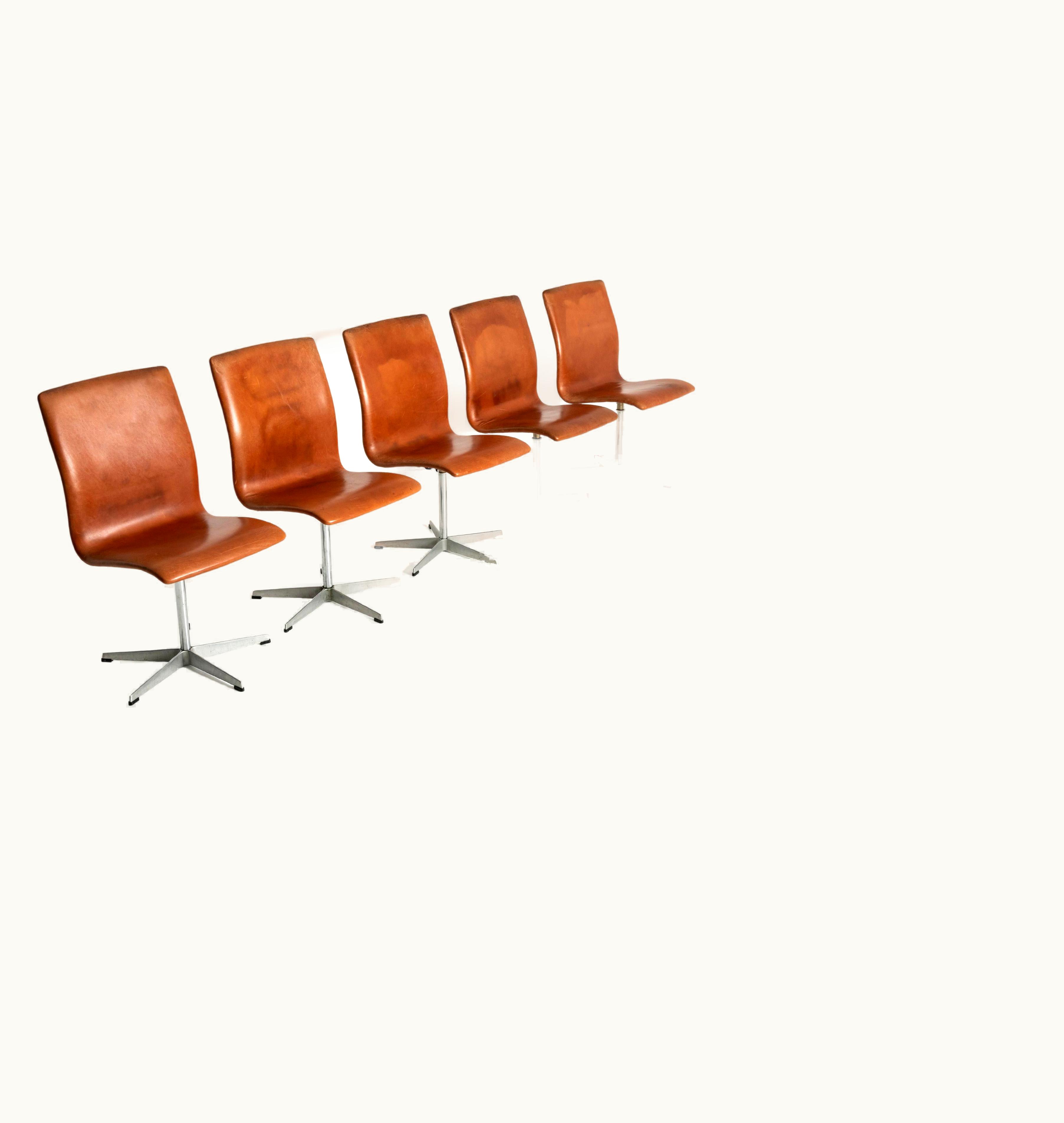Arne Jacobsen Arne Jacobsen Set Of Five Oxford Swivel Chairs In Brown Leather By Arne Jacobsen, Design 1965