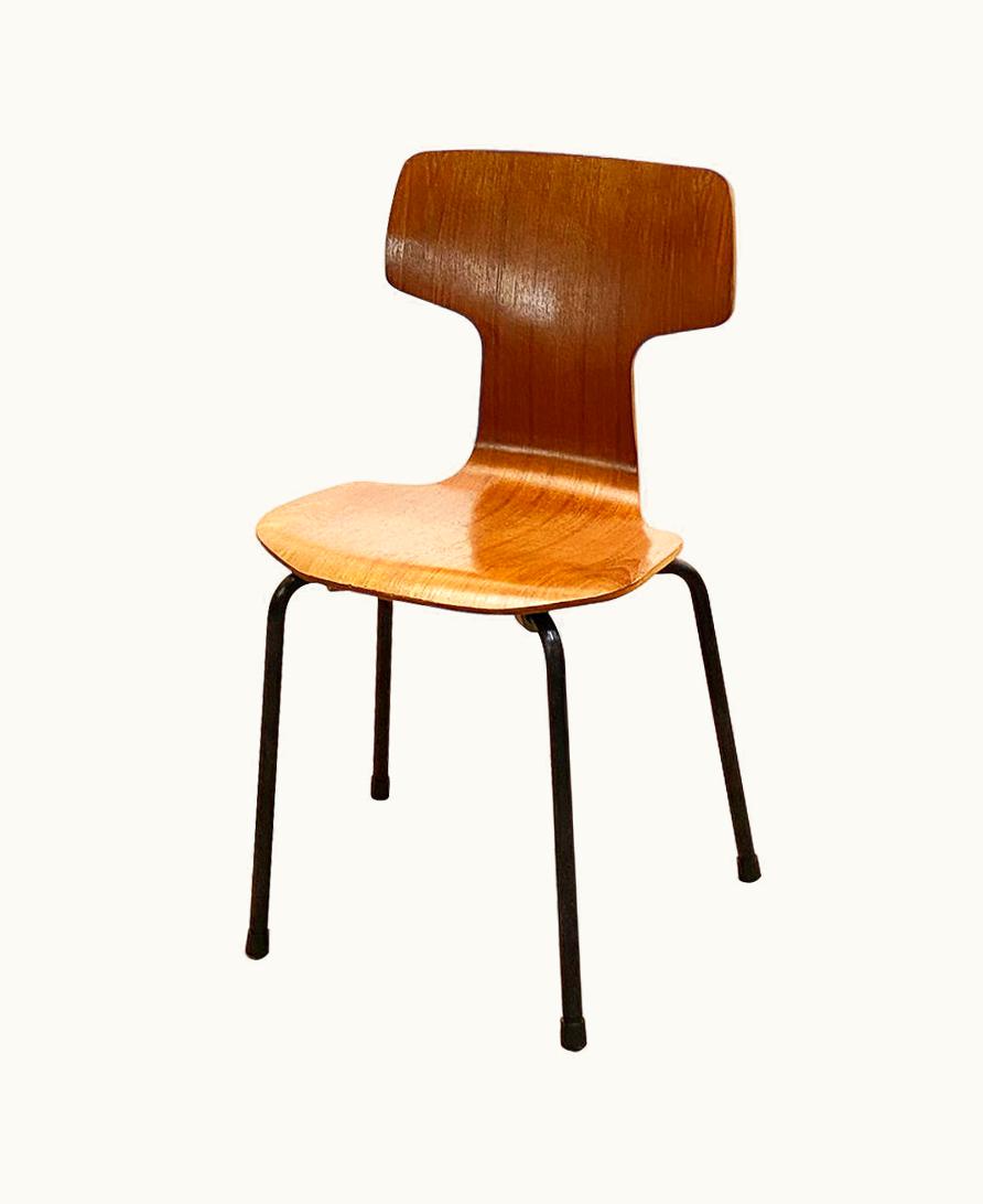 Arne Jacobsen Arne Jacobsen Mid Century Kid's Chair, Model 3123 By Arne Jacobsen For Fritz Hansen, Denmark