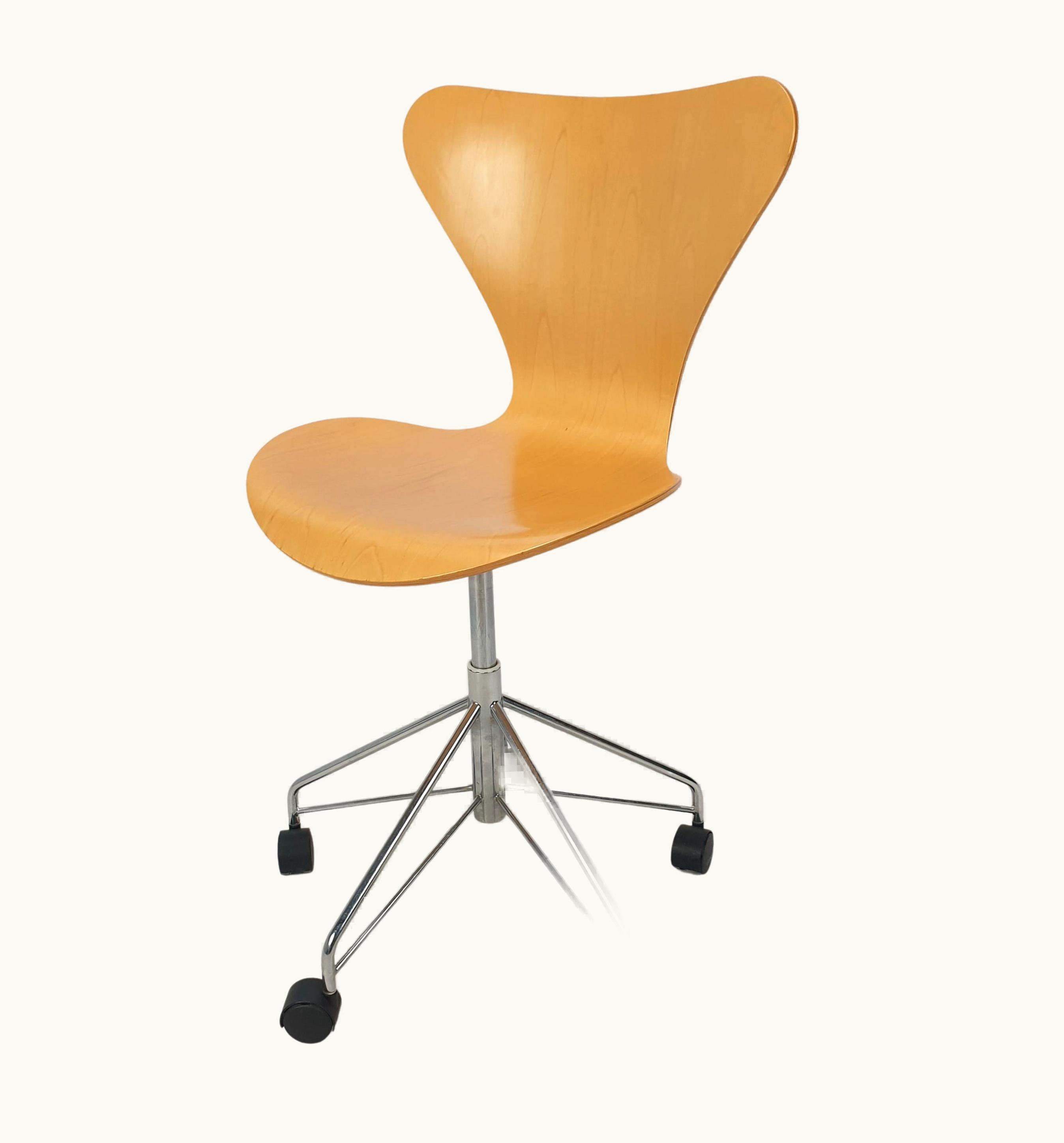 Arne Jacobsen Arne Jacobsen Model 3117 Office Swivel Chair By Arne Jacobsen For Fritz Hansen, 1994