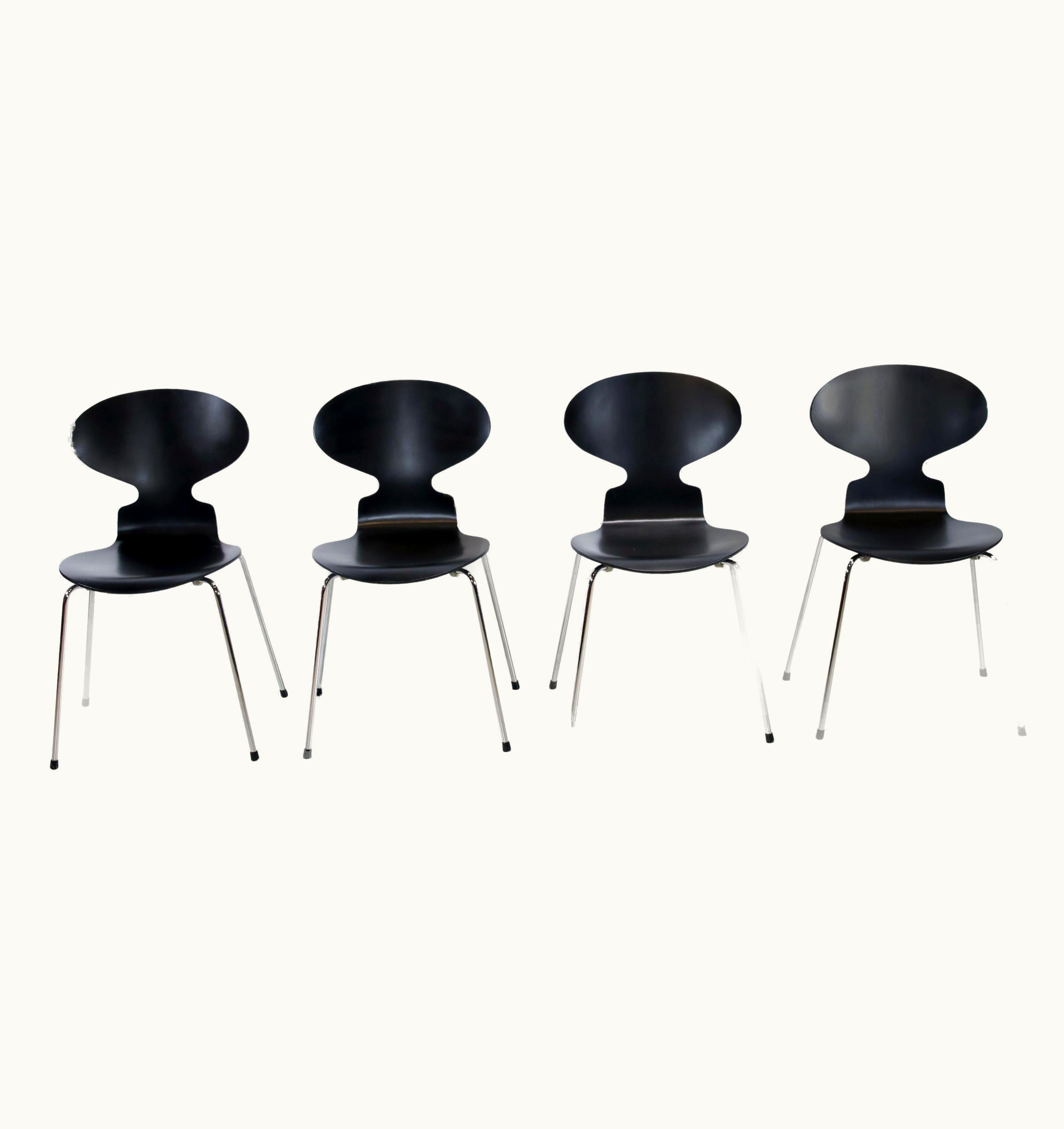 Arne Jacobsen Arne Jacobsen Set Of 4 Black Arne Jacobsen Ant Chairs For Fritz Hansen, 1980, Denmark