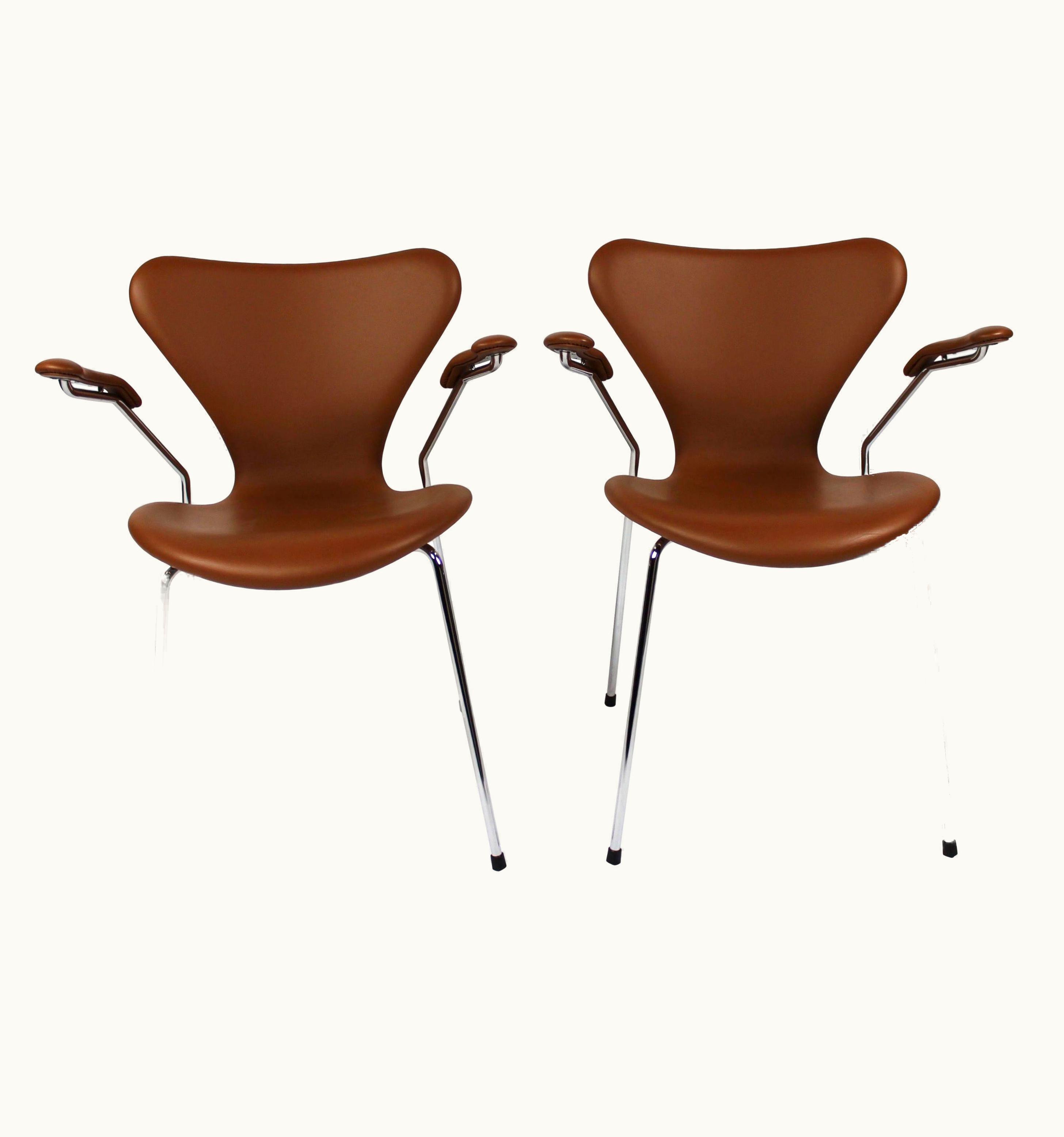 Arne Jacobsen Arne Jacobsen Set Of Seven Chairs, Model 3207, With Armrests In Cognac Colored, 2019