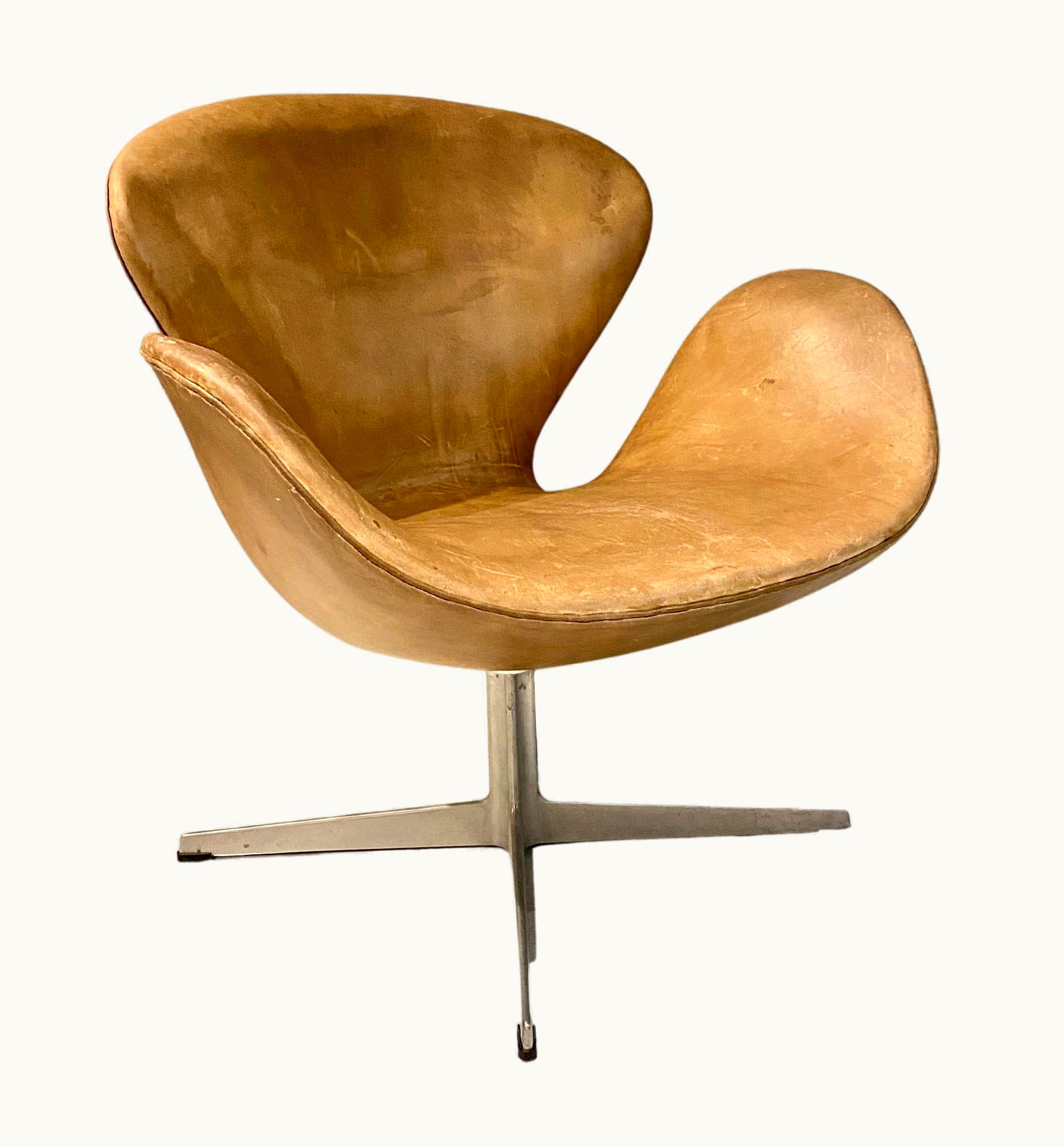 Arne Jacobsen Arne Jacobsen 1950s Swan Chair By Arne Jacobsen For Fritz Hansen