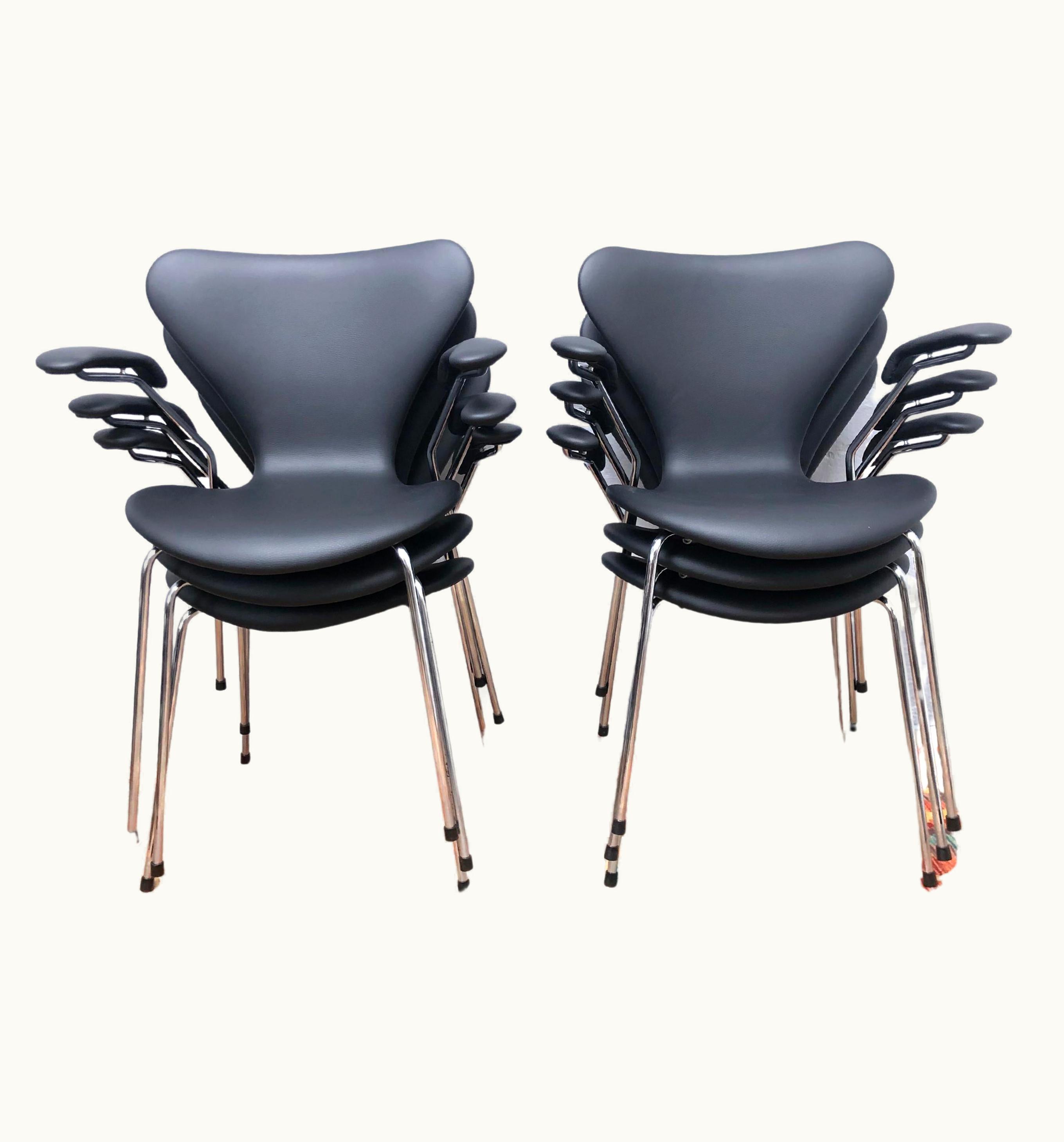 Arne Jacobsen Arne Jacobsen Vintage Set Of 6 Iconic Arne Jacobsen 3207 Chairs Designed In 1955