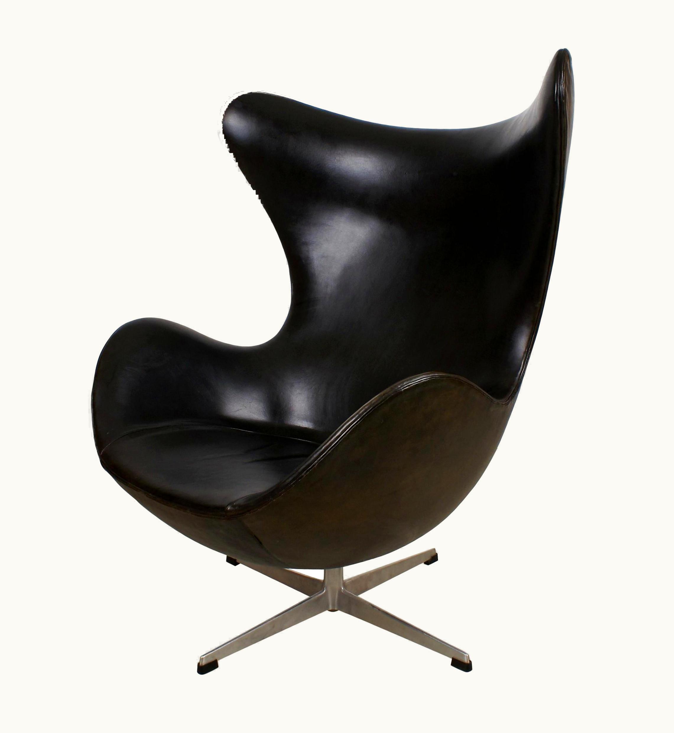 Arne Jacobsen Arne Jacobsen Early Egg Chair In Black Leather, Fritz Hansen, 1958