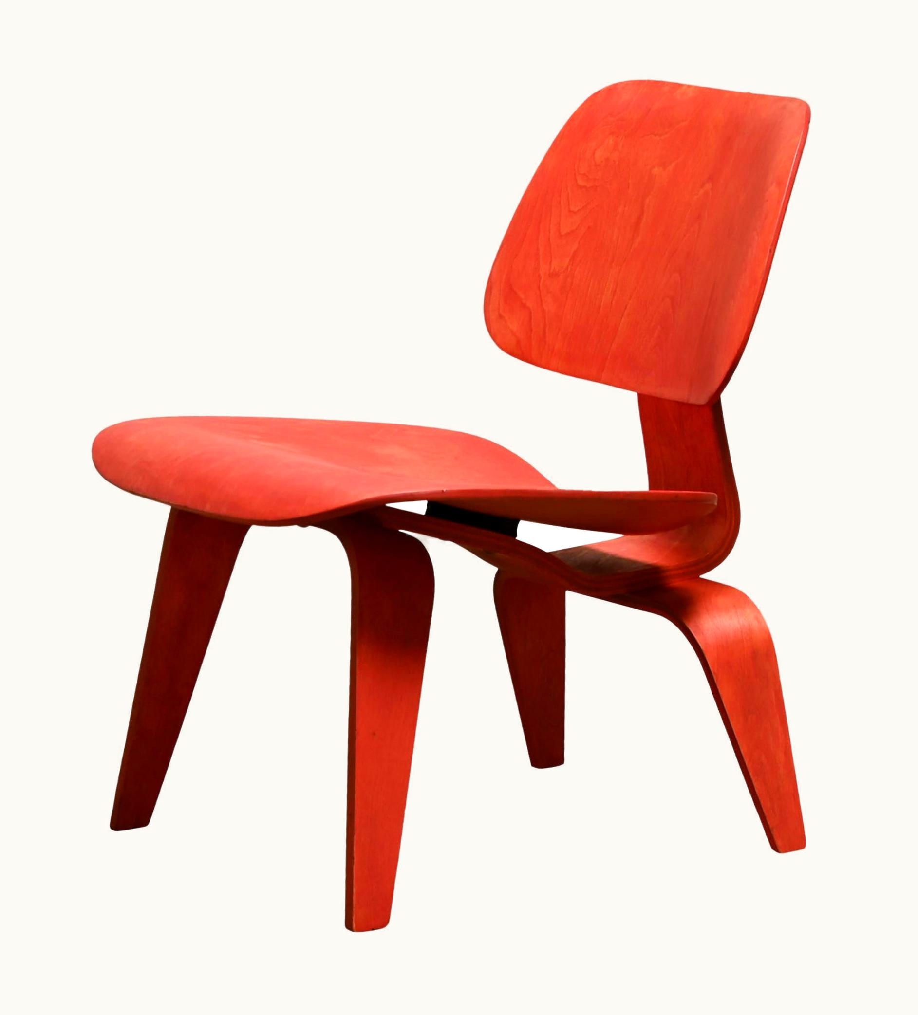 Charles Eames;Charles and Ray Eames Charles Eames;Charles and Ray Eames Charles & Ray Eames Early Vintage LCW Aniline Red Lounge Chair For Herman Miller