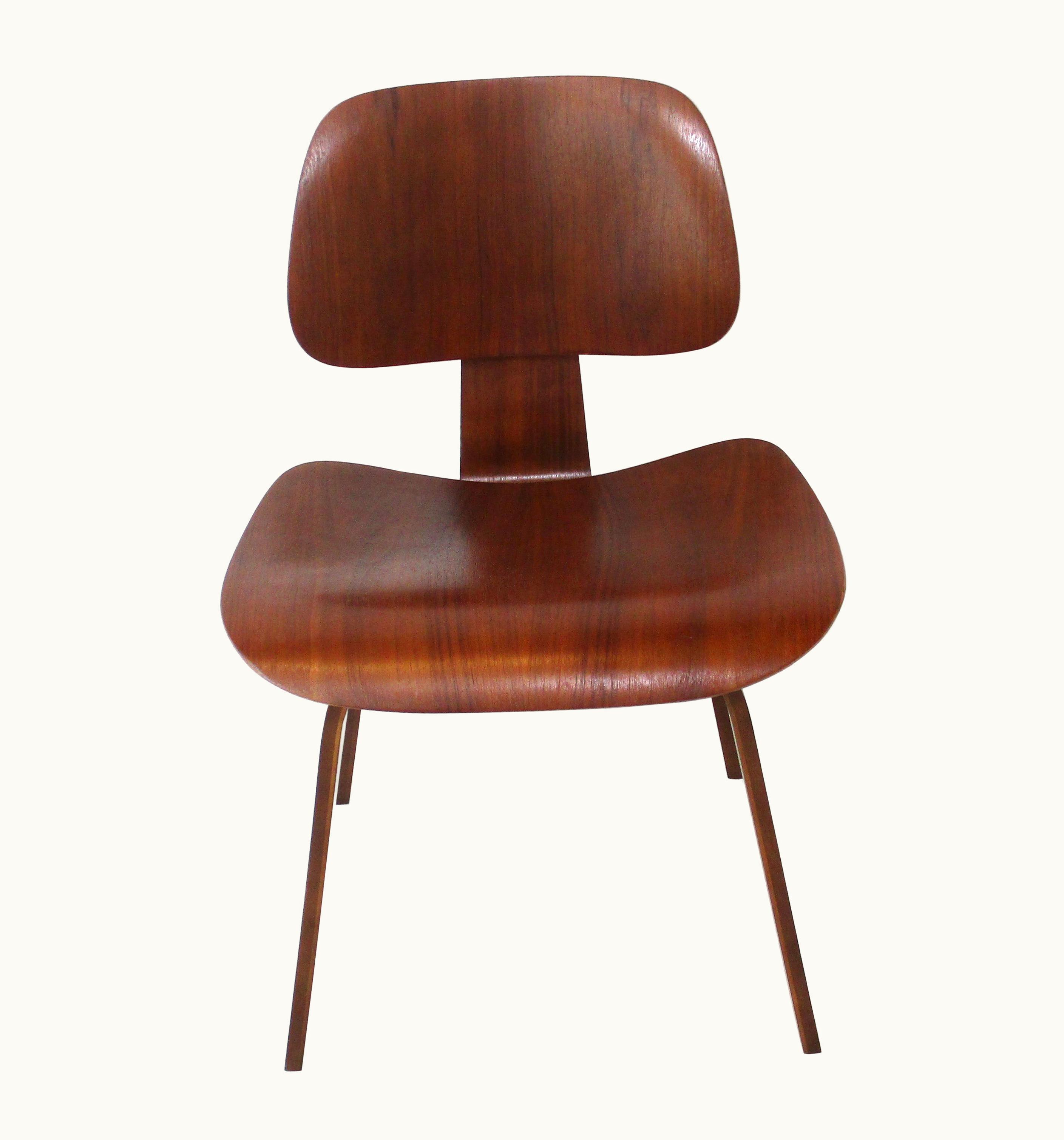 Charles and Ray Eames Charles and Ray Eames Early Eames Walnut DCW For Herman Miller / Evans 'B'