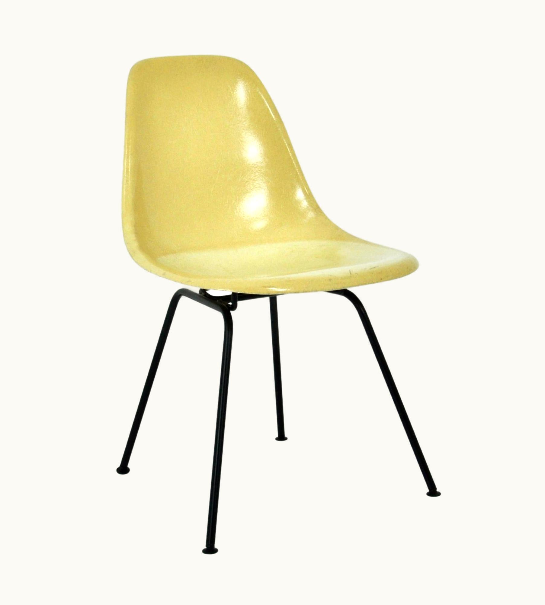 Charles and Ray Eames Dining Chair By Charles And Ray Eames For Herman Miller, 1960s