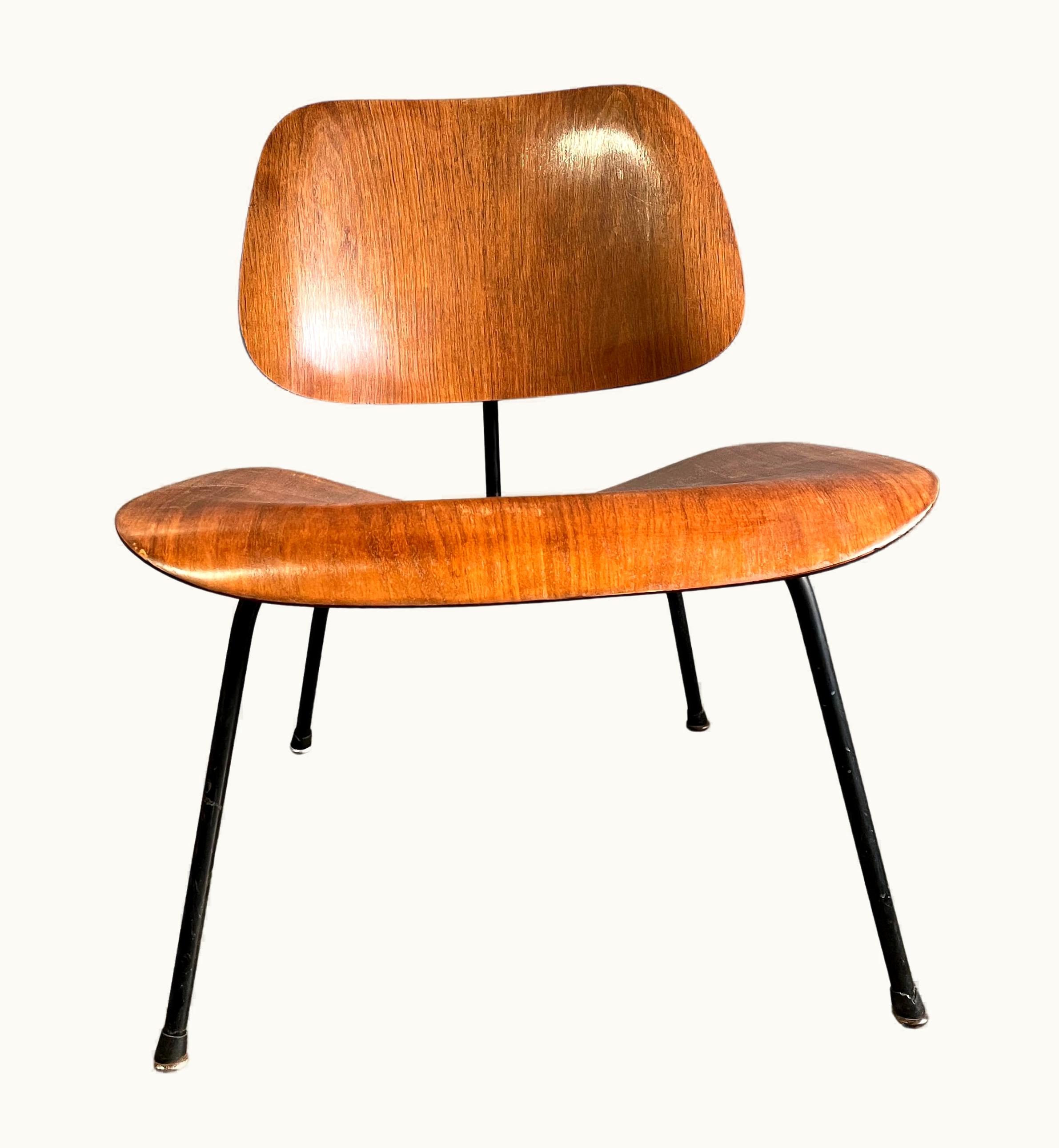 Charles and Ray Eames Midcentury Authentic Eames LCM Lounge Chair In Walnut