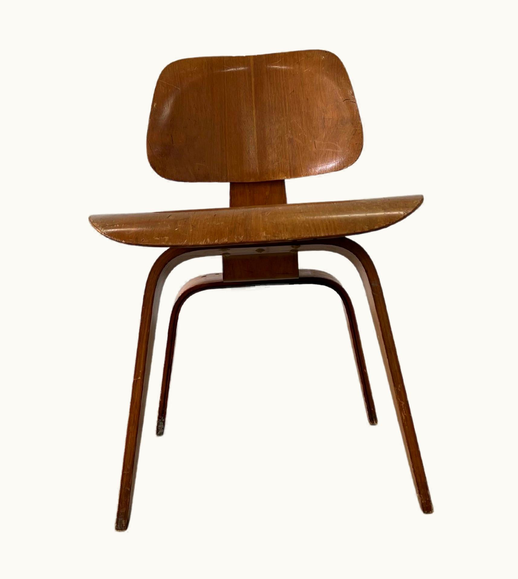 Charles and Ray Eames 1940s Vintage Evans Herman Miller Eames Ash Dcw 5-2-5 Chair