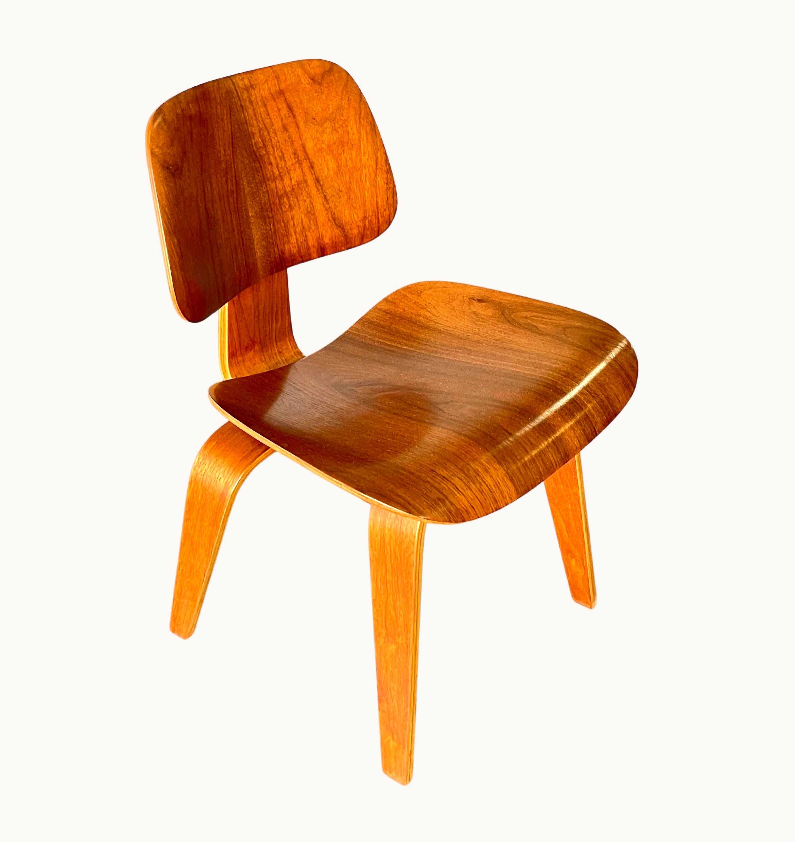 Charles and Ray Eames Mid-Century 1940s Walnut DCW Plywood Chair By Charles & Ray Eames Herman Miller