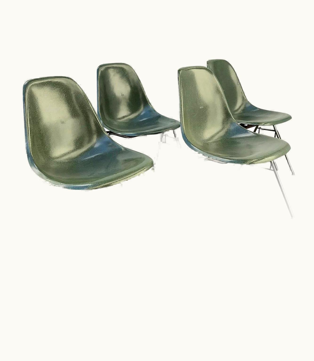 Charles and Ray Eames 1950, Ray & Charles Eames For Herman Miller Set DSS Fiberglass Stacking Chairs