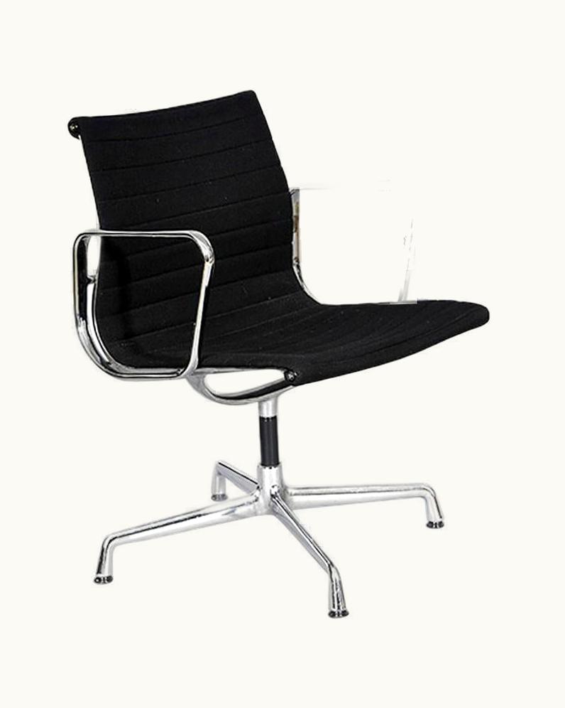 Jean-Pierre Vitrac;Charles and Ray Eames Single Eames Aluminium Group Chair By VItra, 1980s